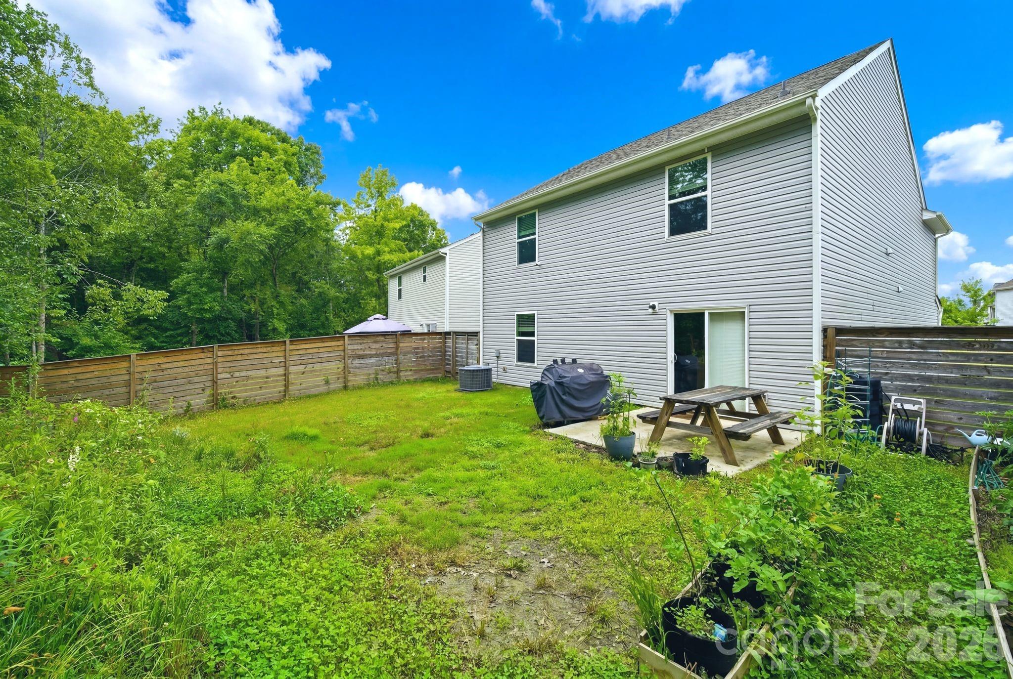565 Hawley Street — Charlotte