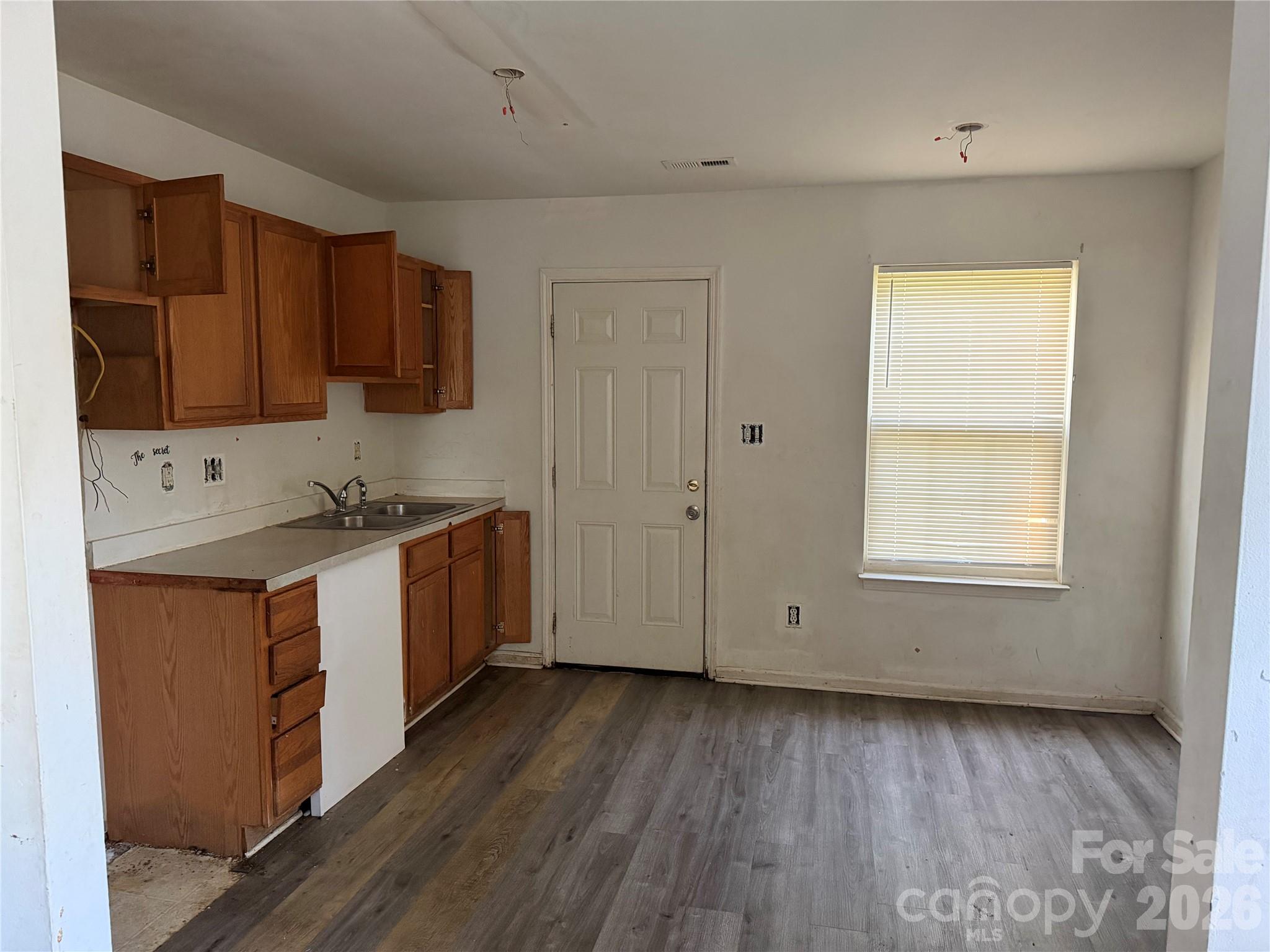 3128 Seymour Drive — Charlotte