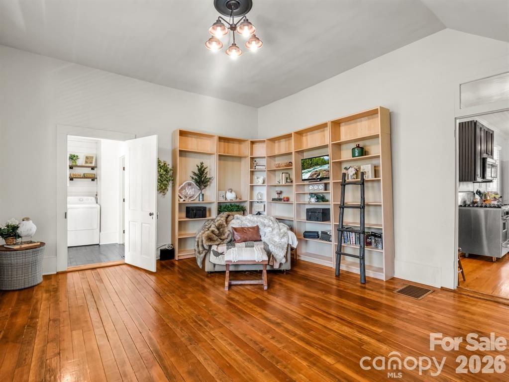 219 Stoney Mountain Road — Hendersonville