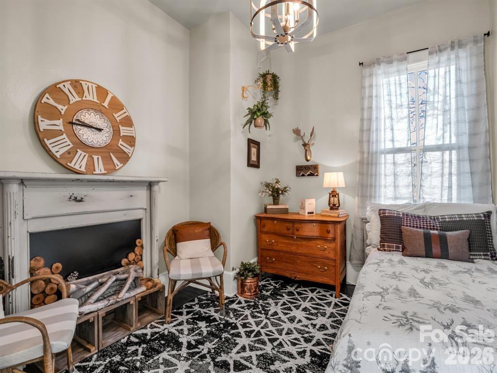 219 Stoney Mountain Road — Hendersonville