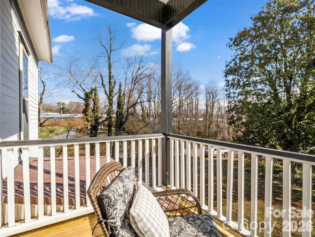219 Stoney Mountain Road — Hendersonville