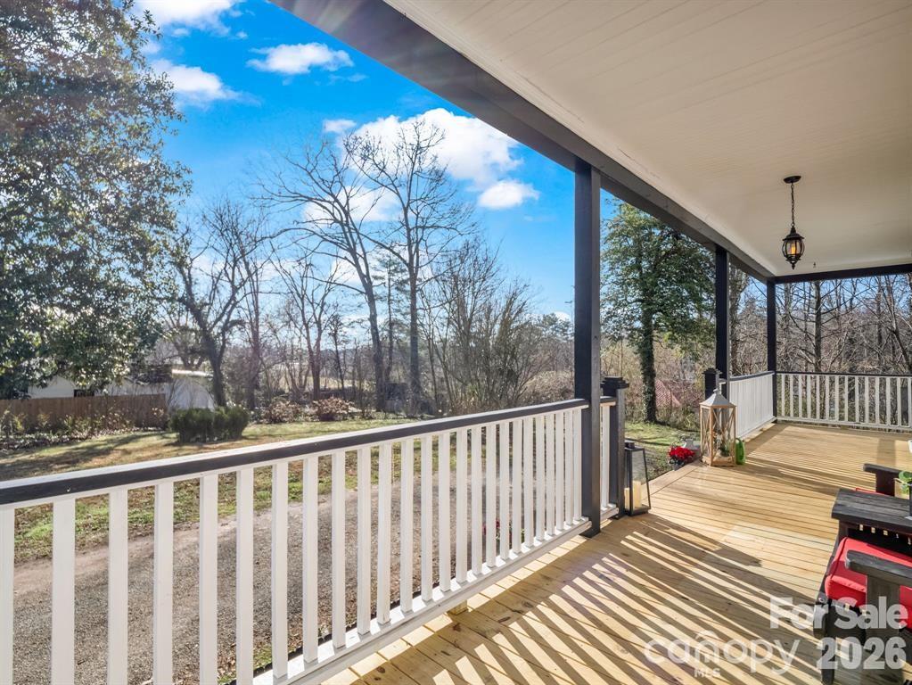 219 Stoney Mountain Road — Hendersonville
