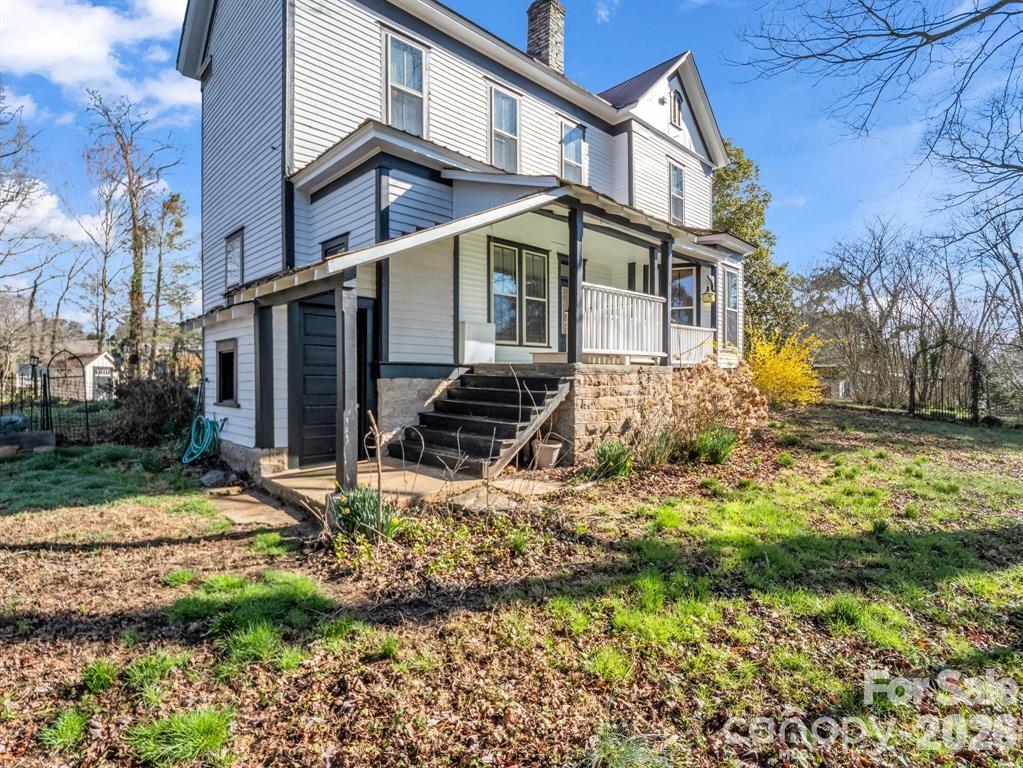 219 Stoney Mountain Road — Hendersonville