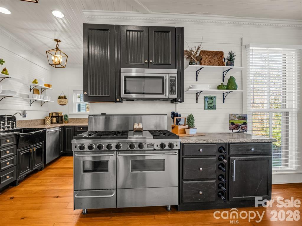 219 Stoney Mountain Road — Hendersonville