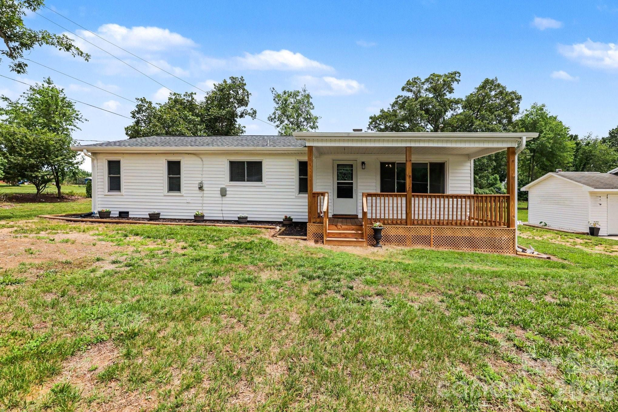 2724 Union Cross Church Road — Yadkinville