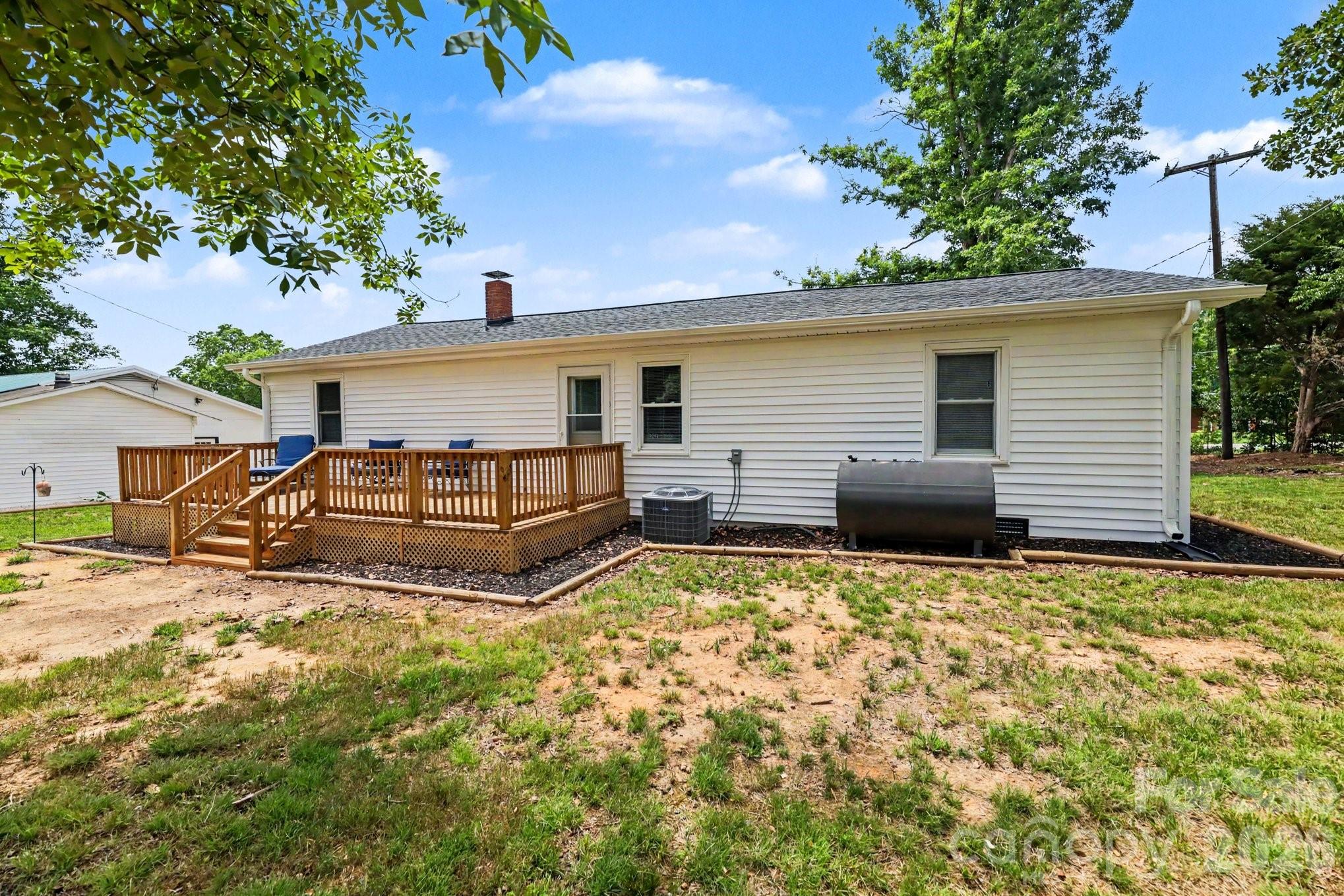 2724 Union Cross Church Road — Yadkinville