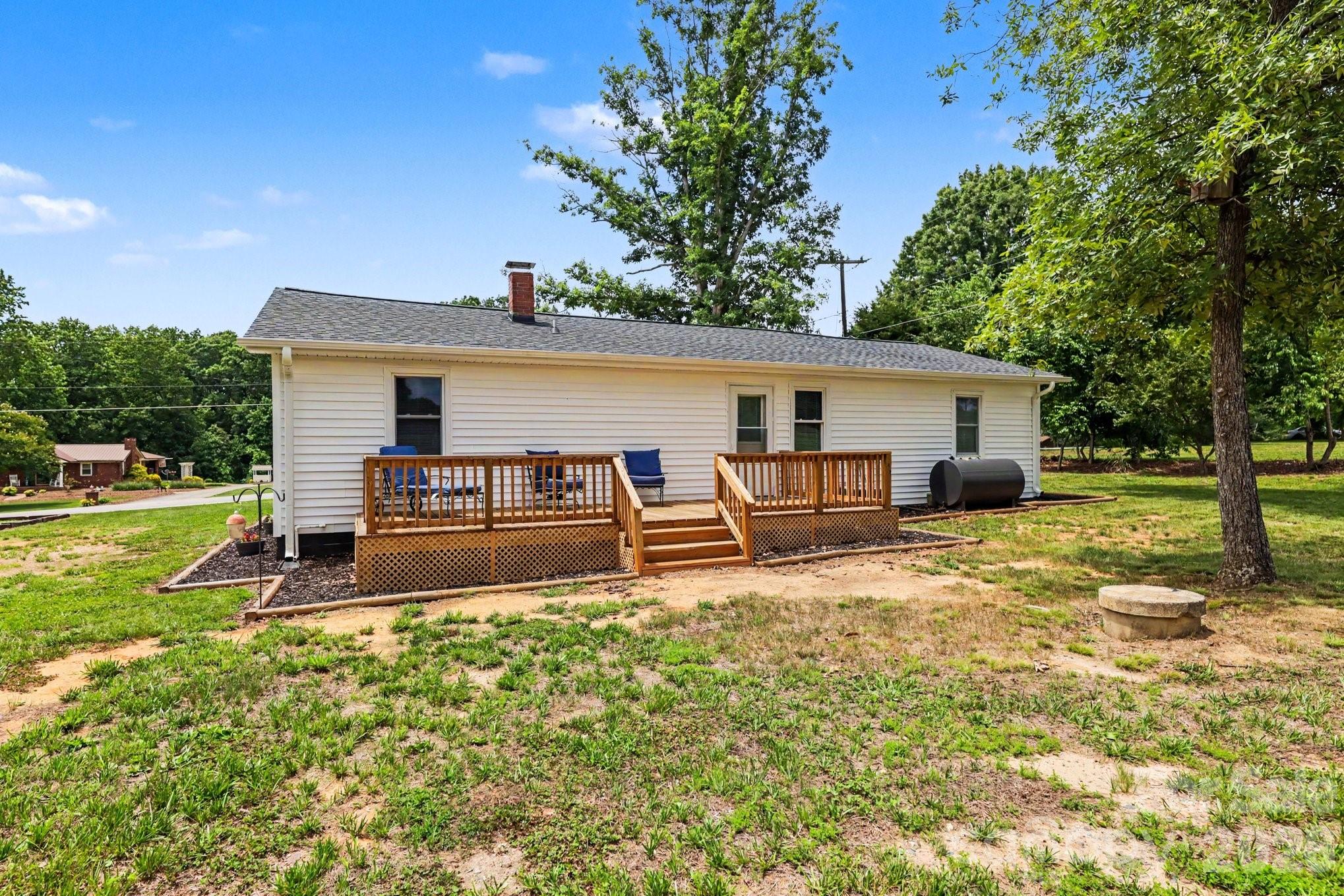 2724 Union Cross Church Road — Yadkinville