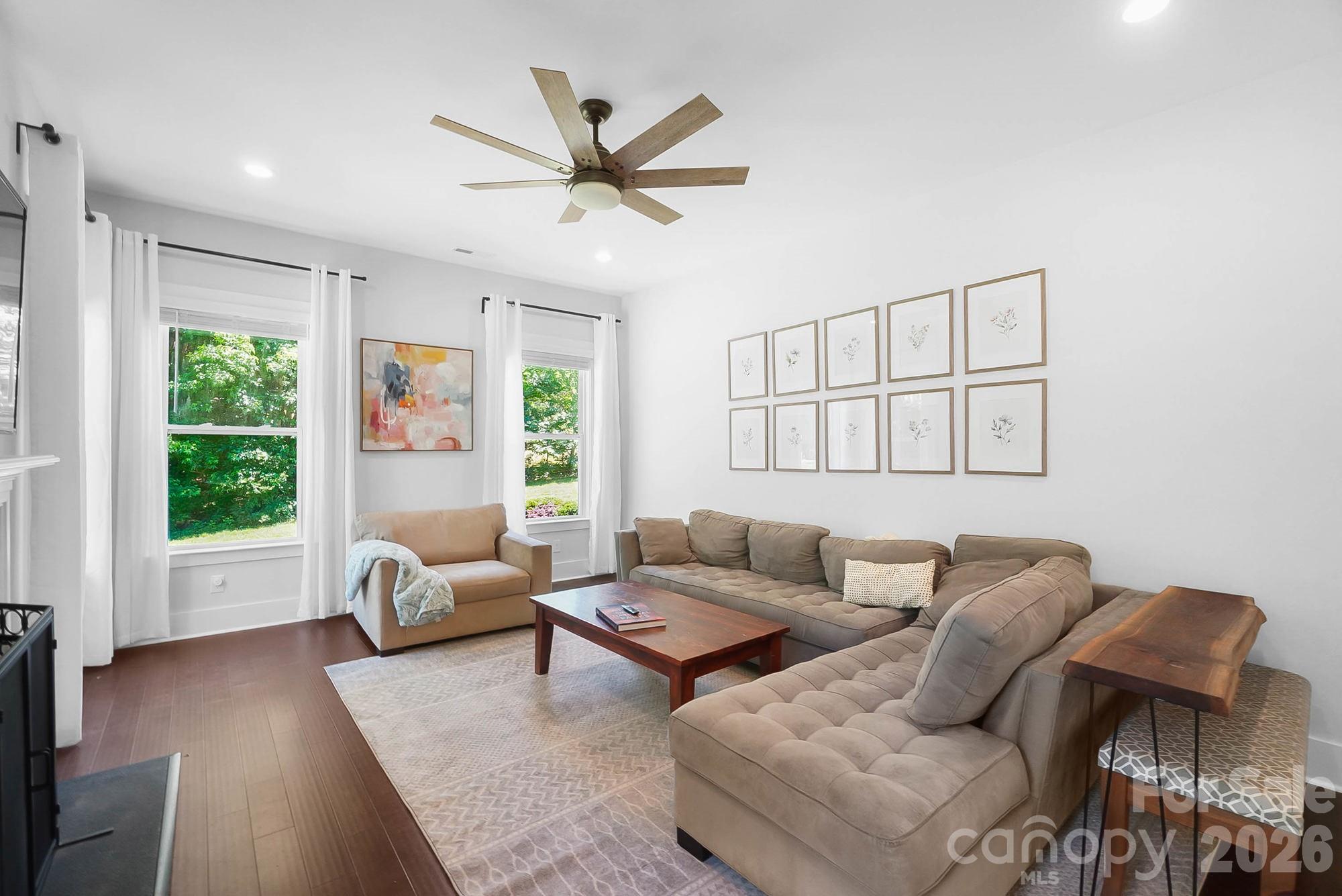 124 Lorenzo Lane — Mooresville