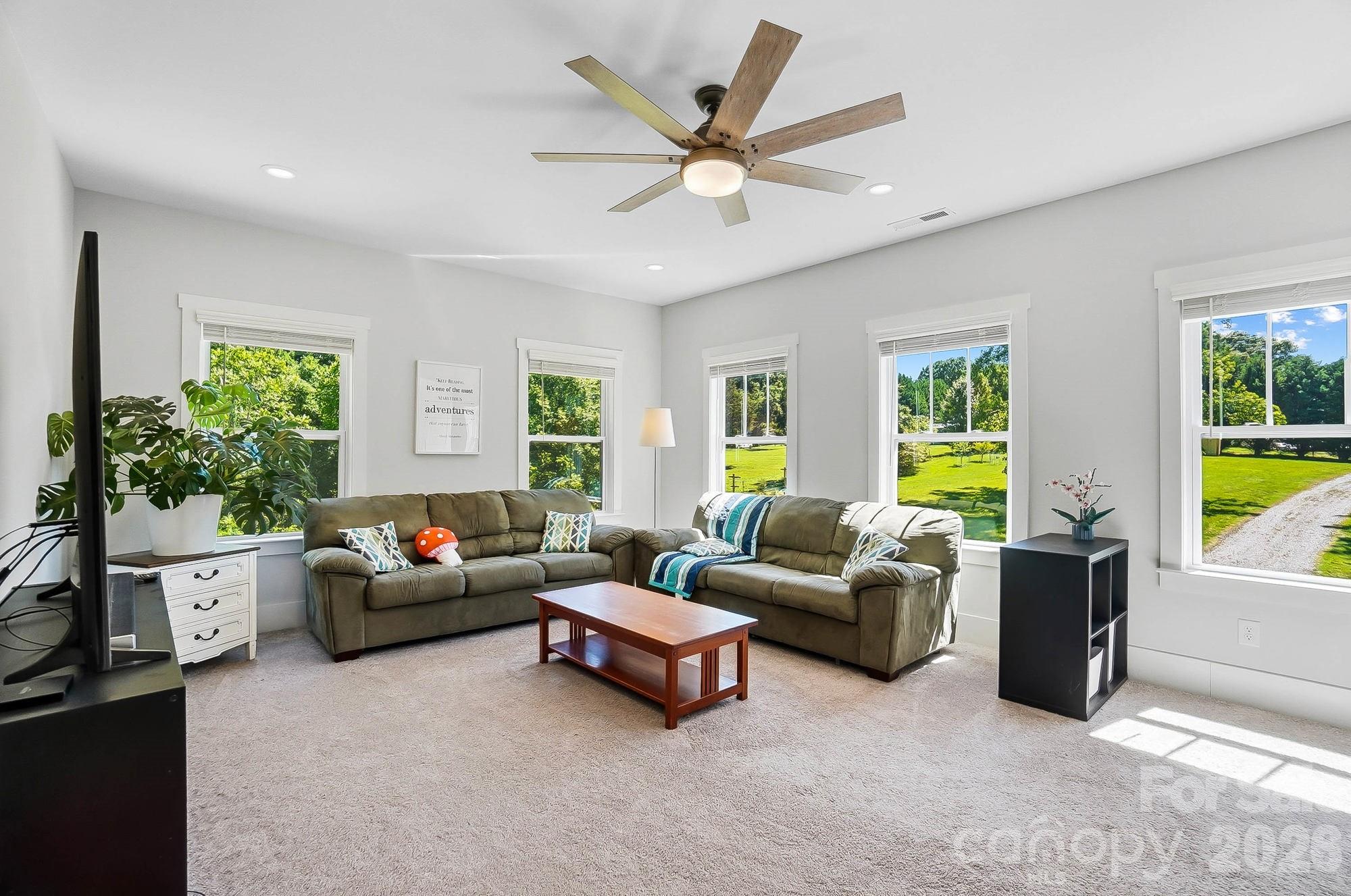 124 Lorenzo Lane — Mooresville