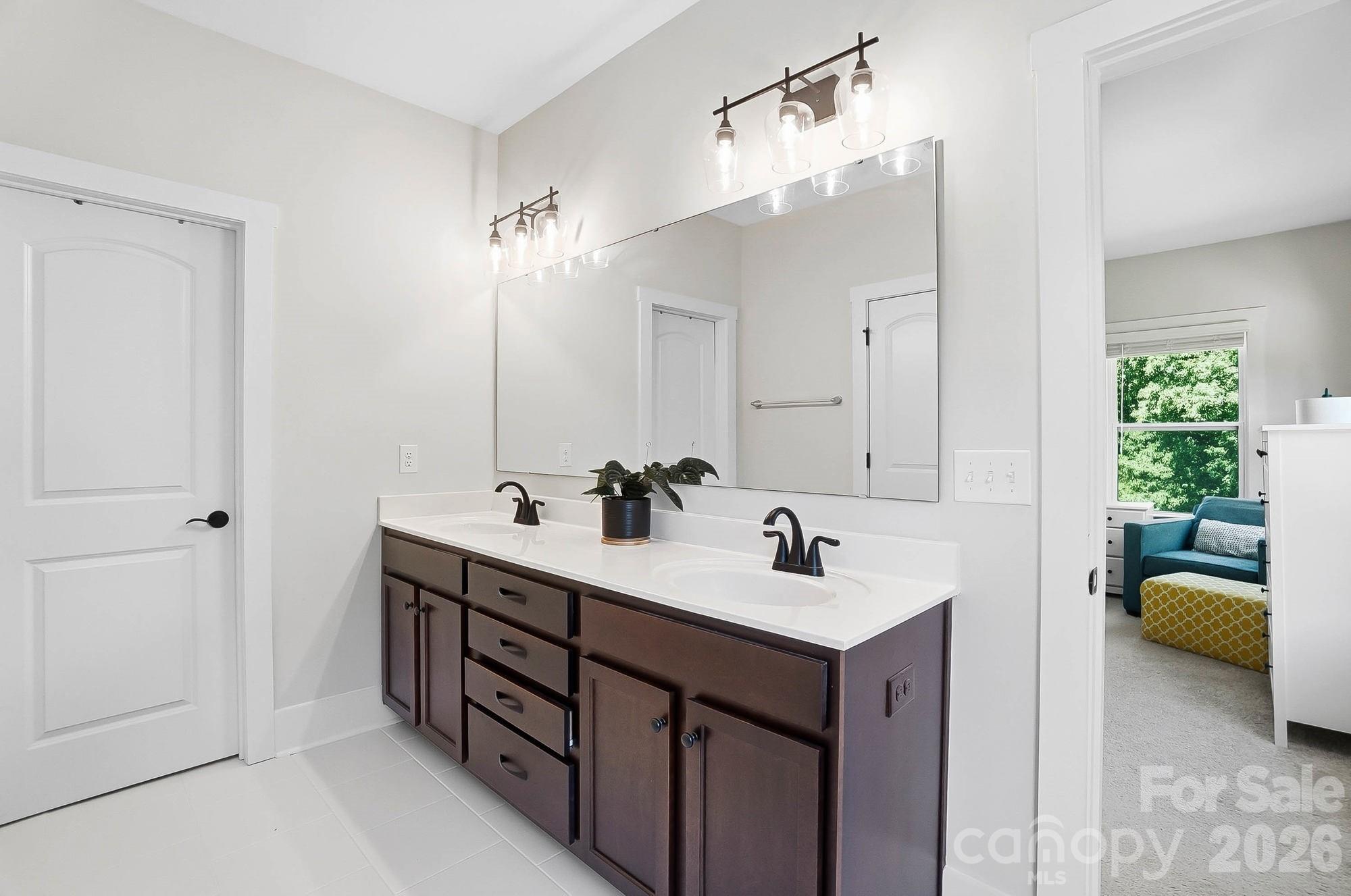 124 Lorenzo Lane — Mooresville