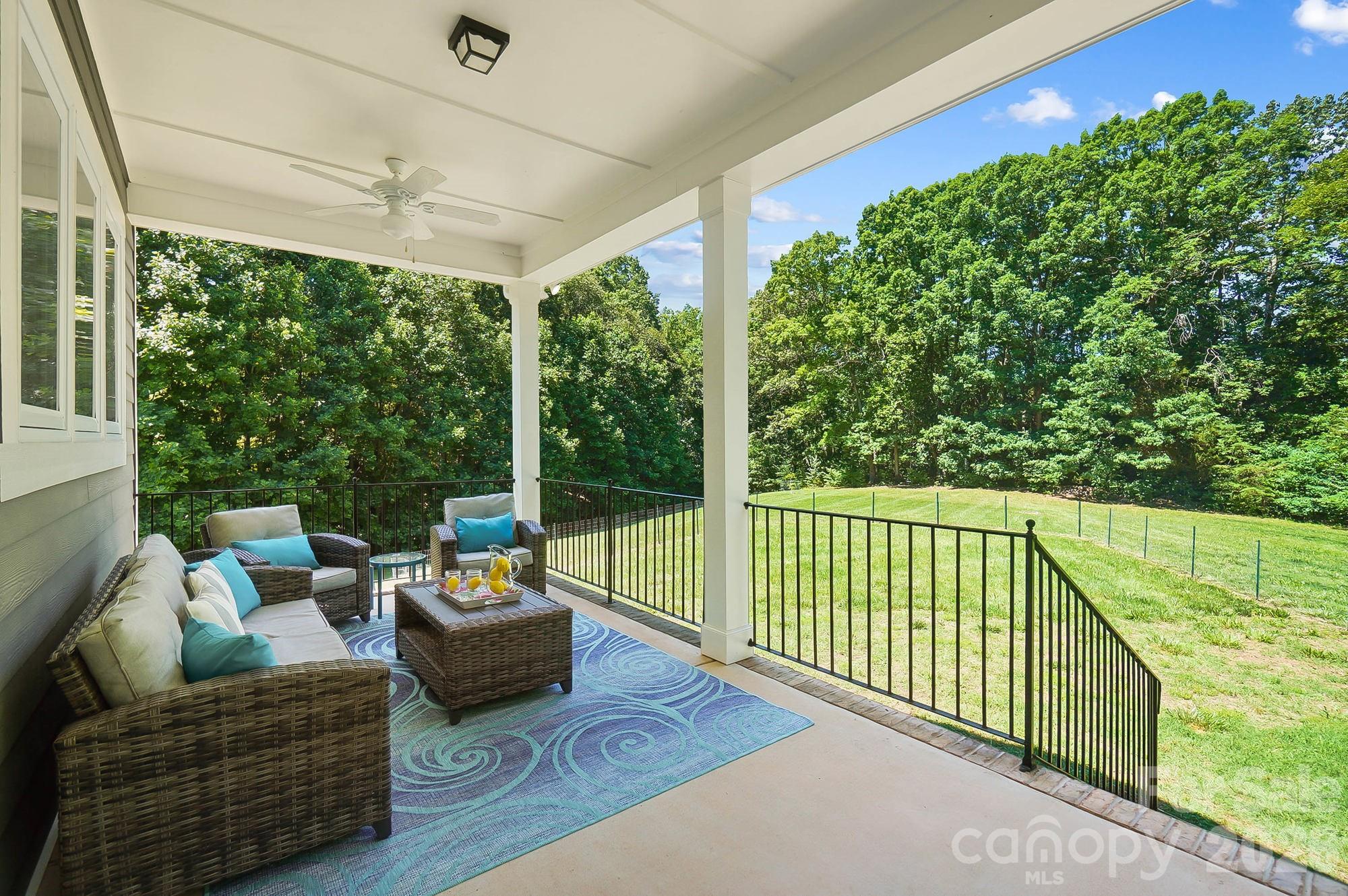 124 Lorenzo Lane — Mooresville