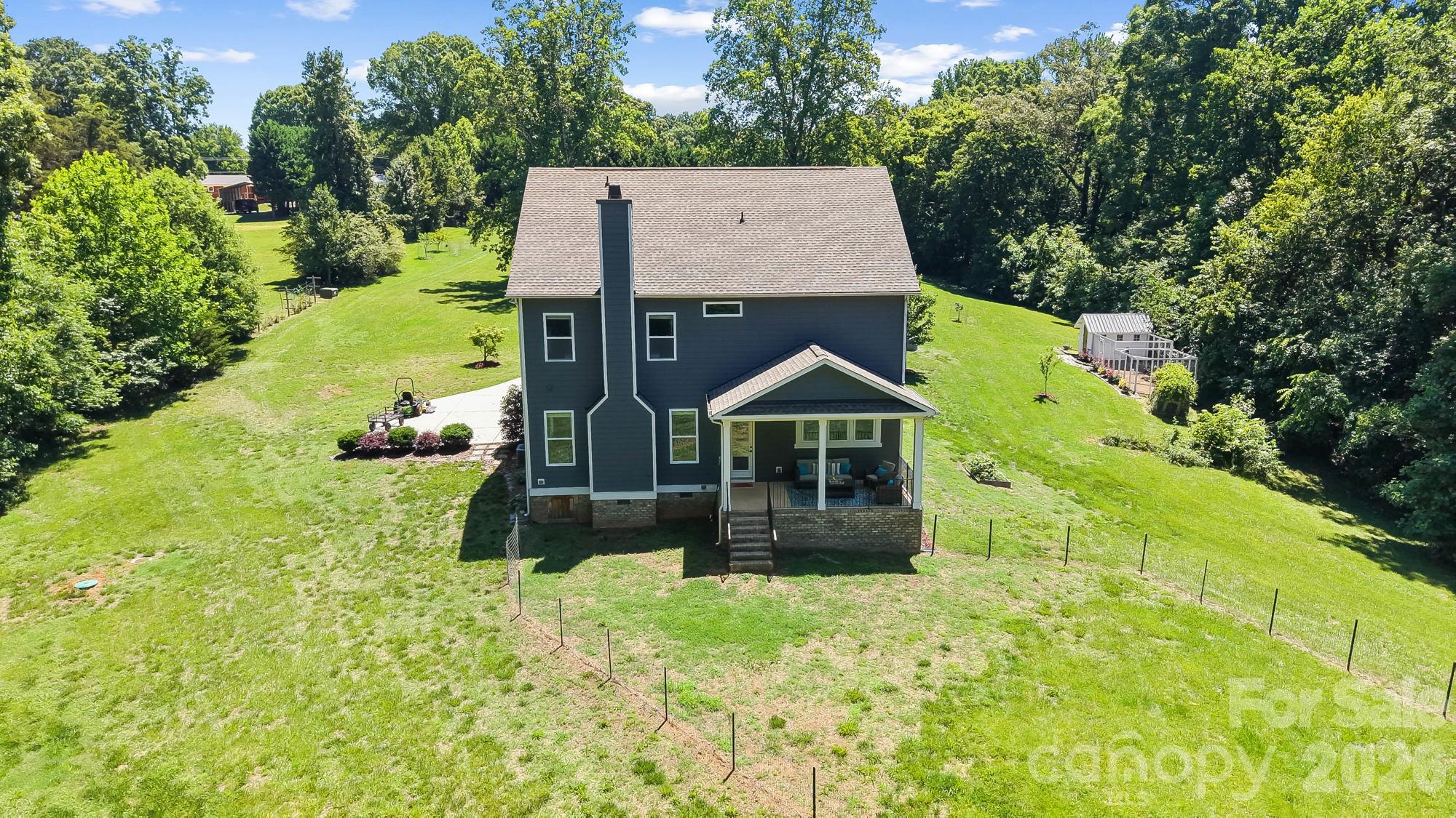 124 Lorenzo Lane — Mooresville