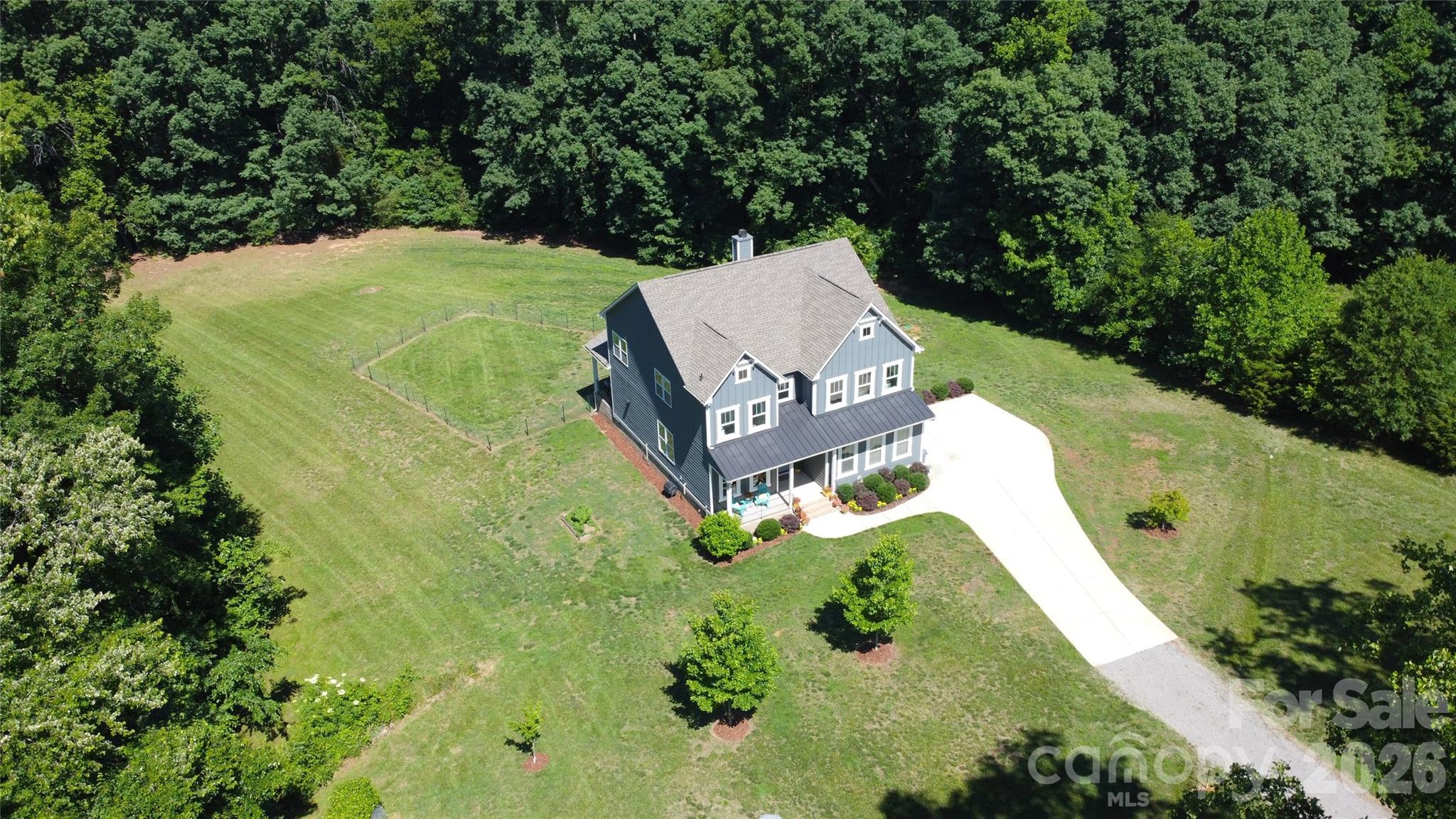 124 Lorenzo Lane — Mooresville
