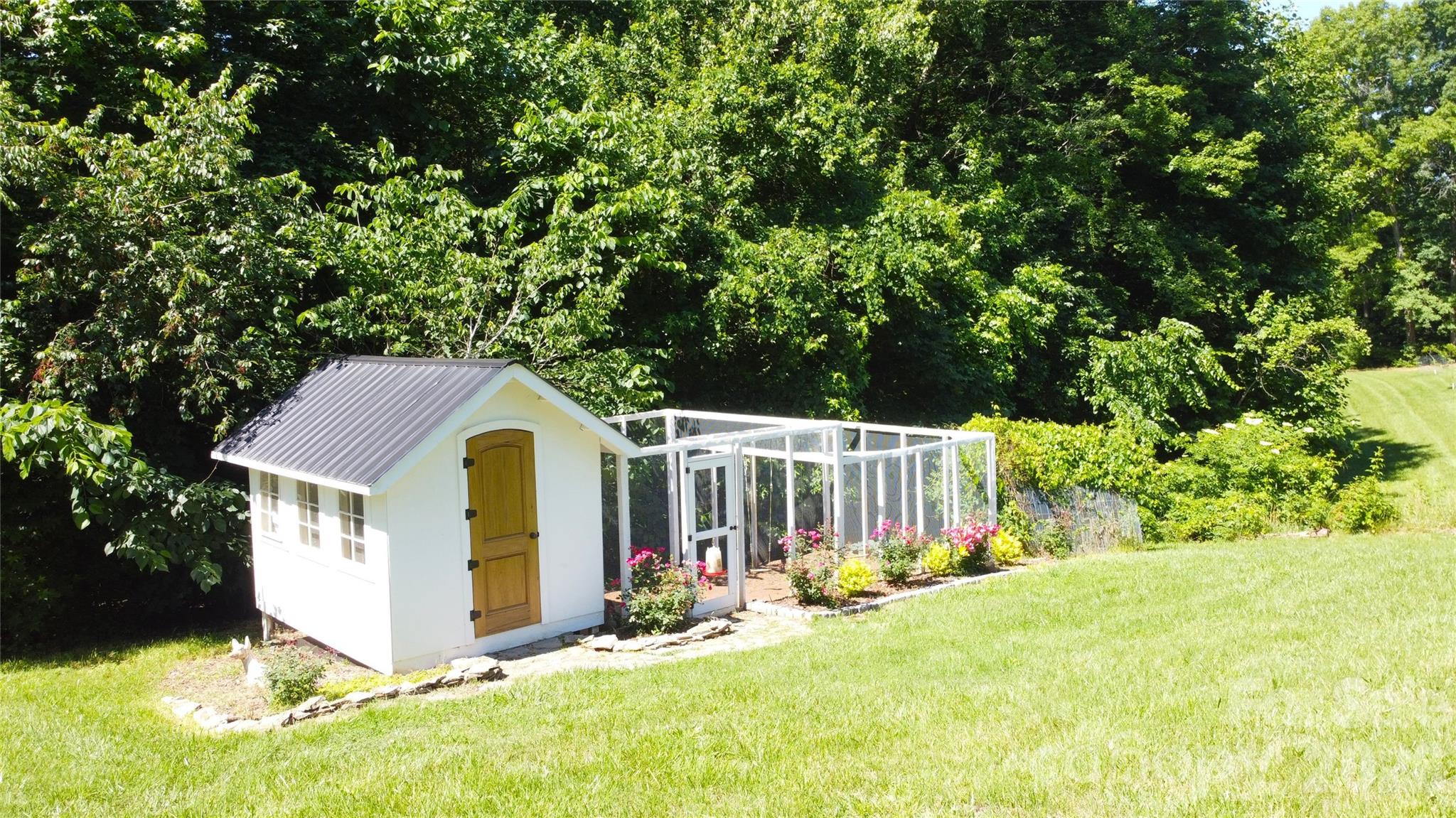 124 Lorenzo Lane — Mooresville