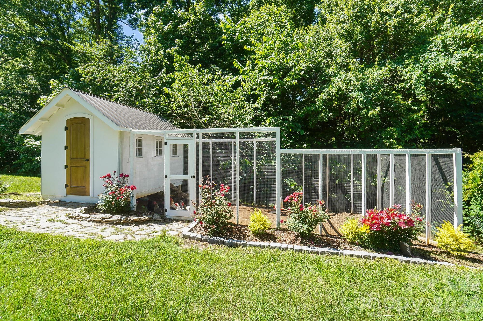 124 Lorenzo Lane — Mooresville