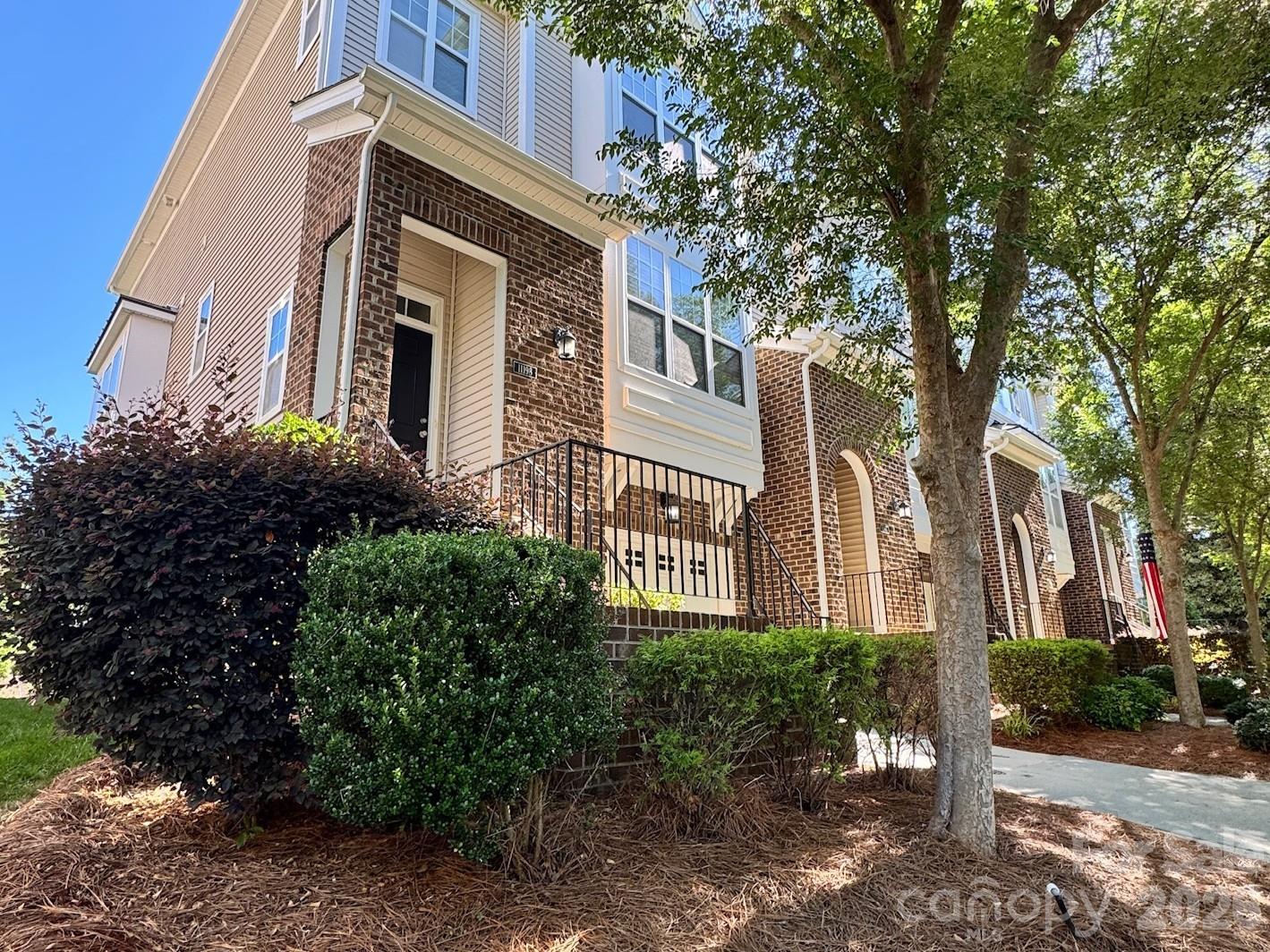 11198 Bridgewater Drive — Huntersville