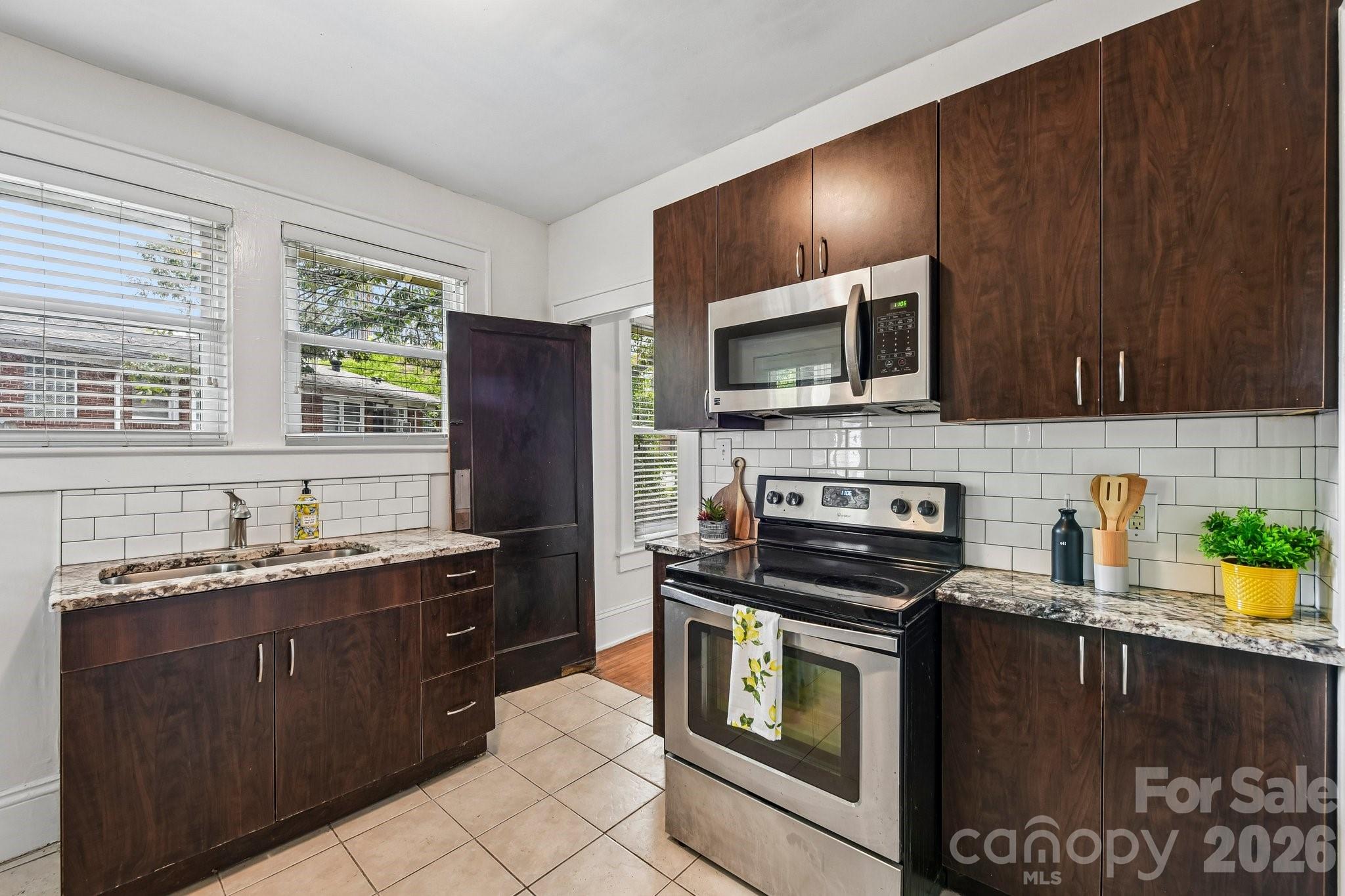 1612 S Tryon Street — Charlotte