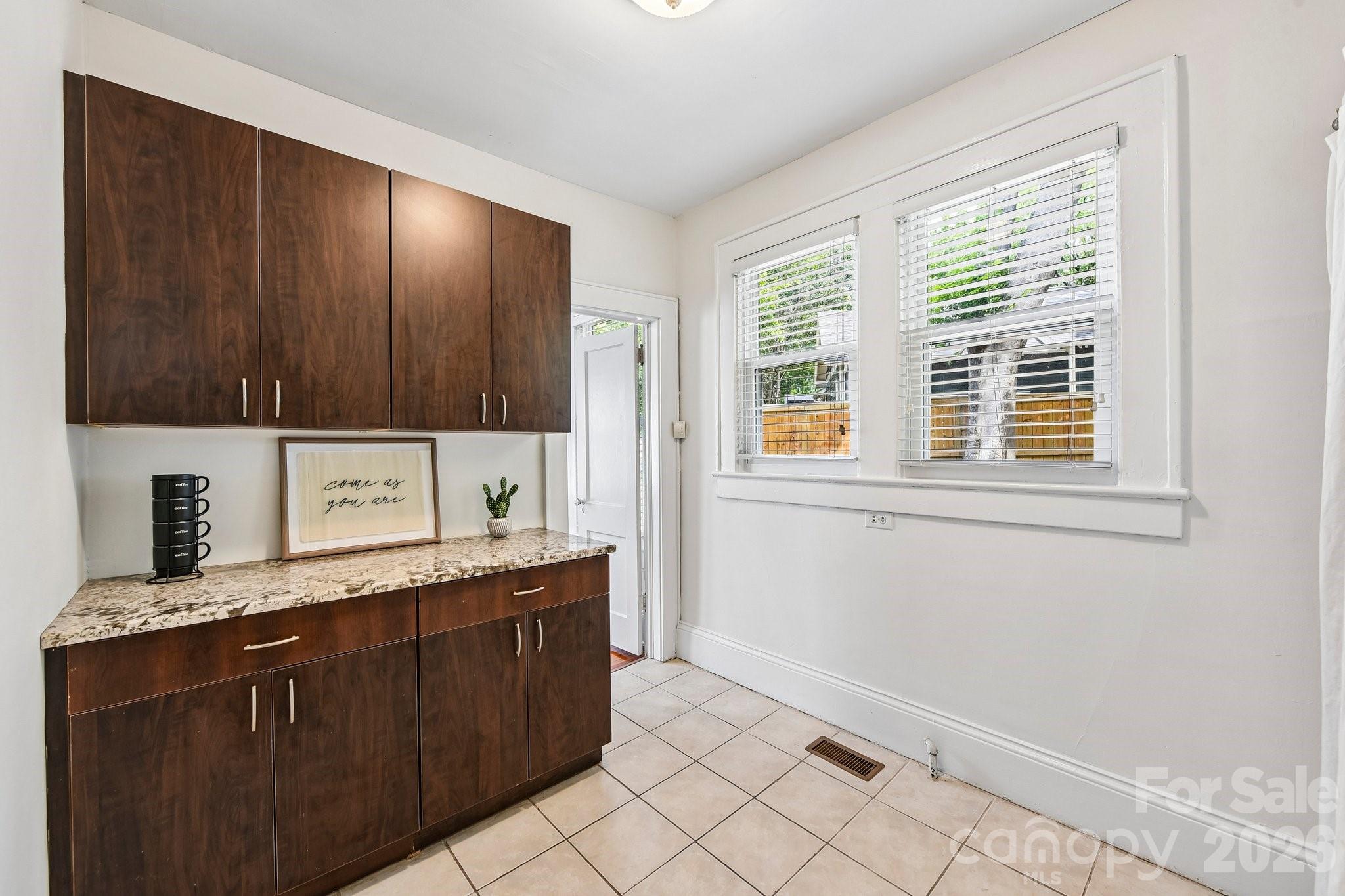 1612 S Tryon Street — Charlotte