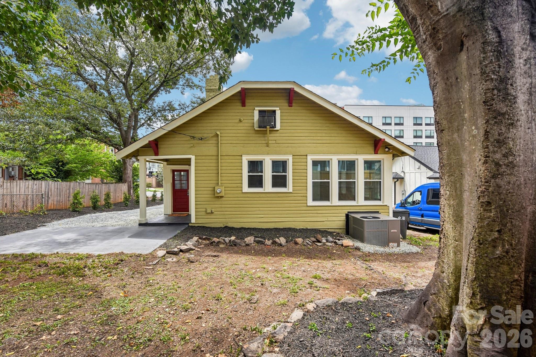 1612 S Tryon Street — Charlotte