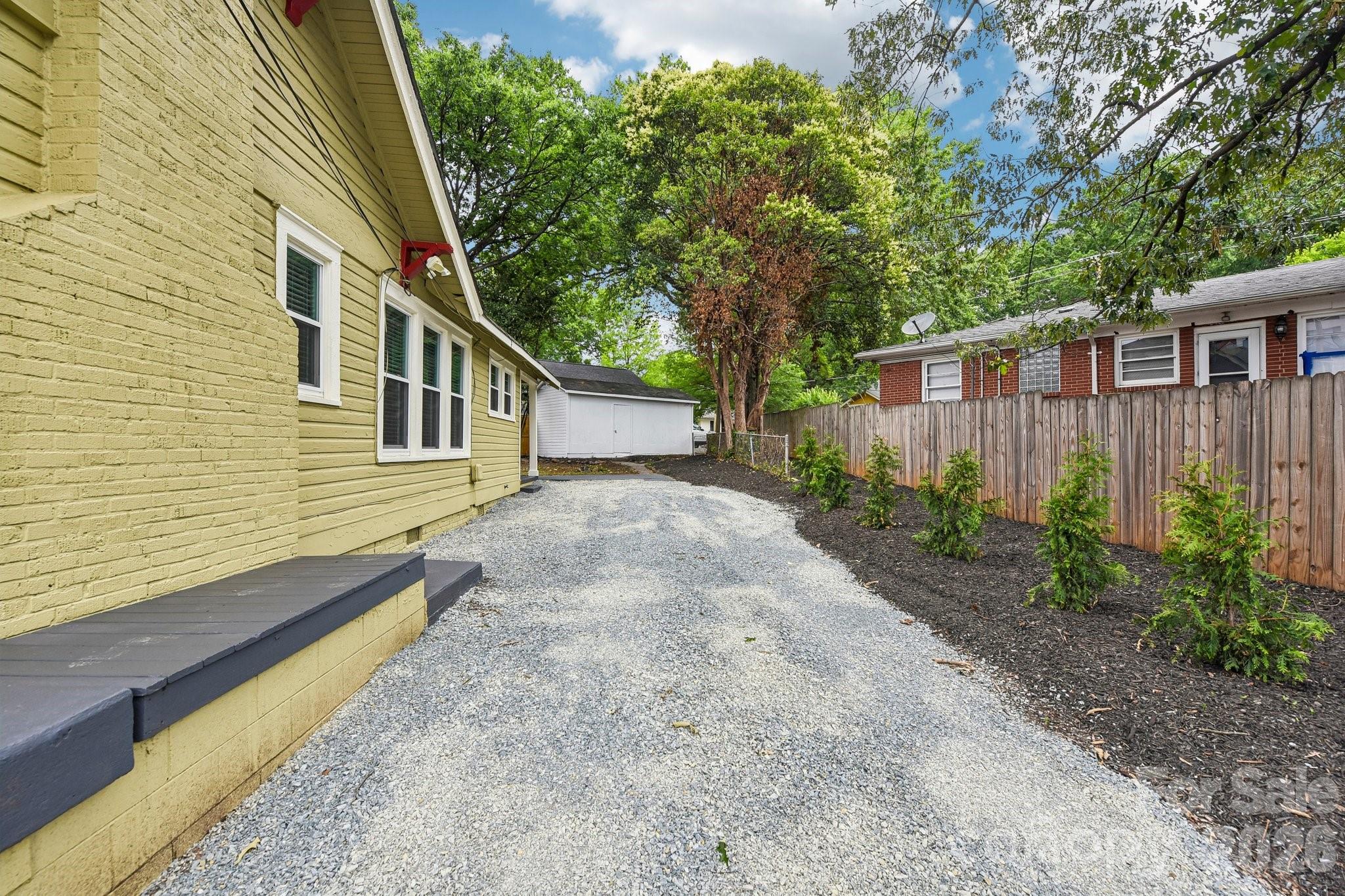 1612 S Tryon Street — Charlotte