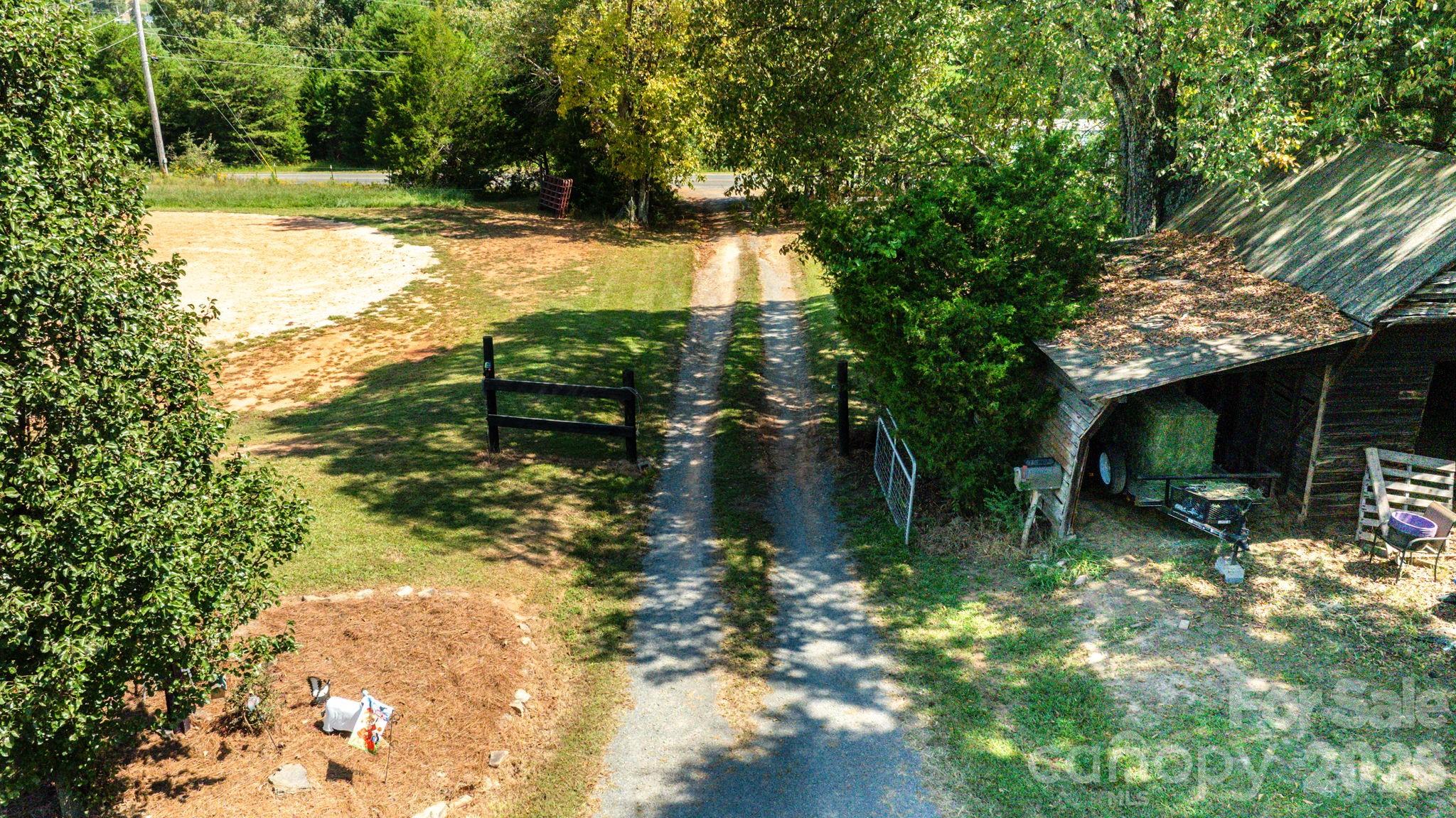 15869 Silver Road — Oakboro