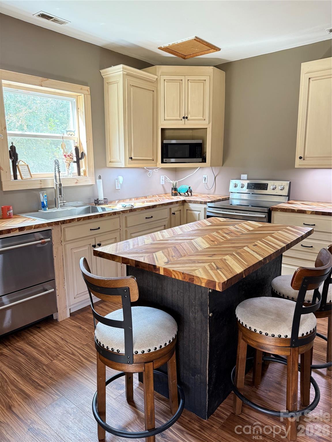 15869 Silver Road — Oakboro