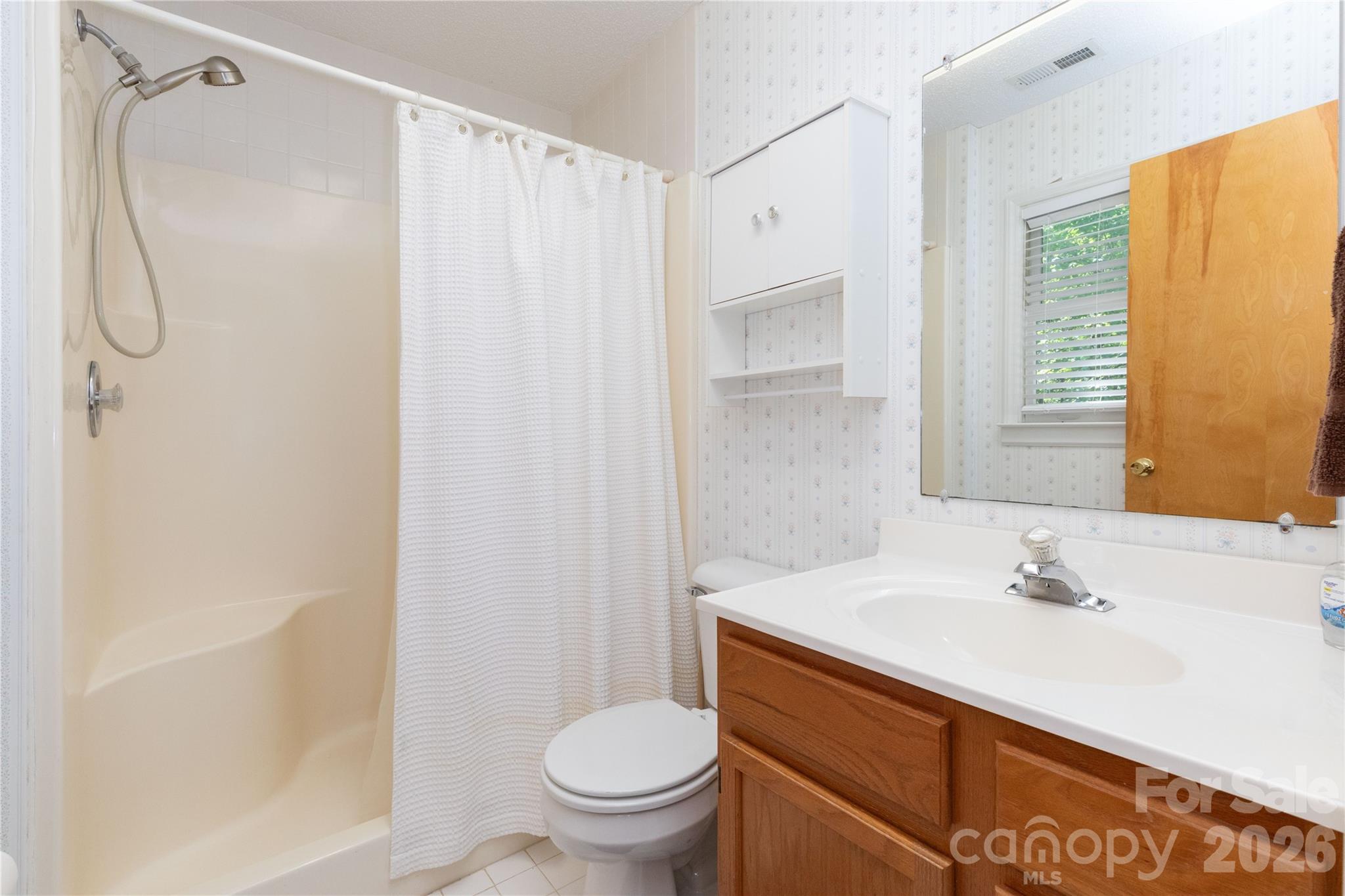 214 Deer Path — Union Mills