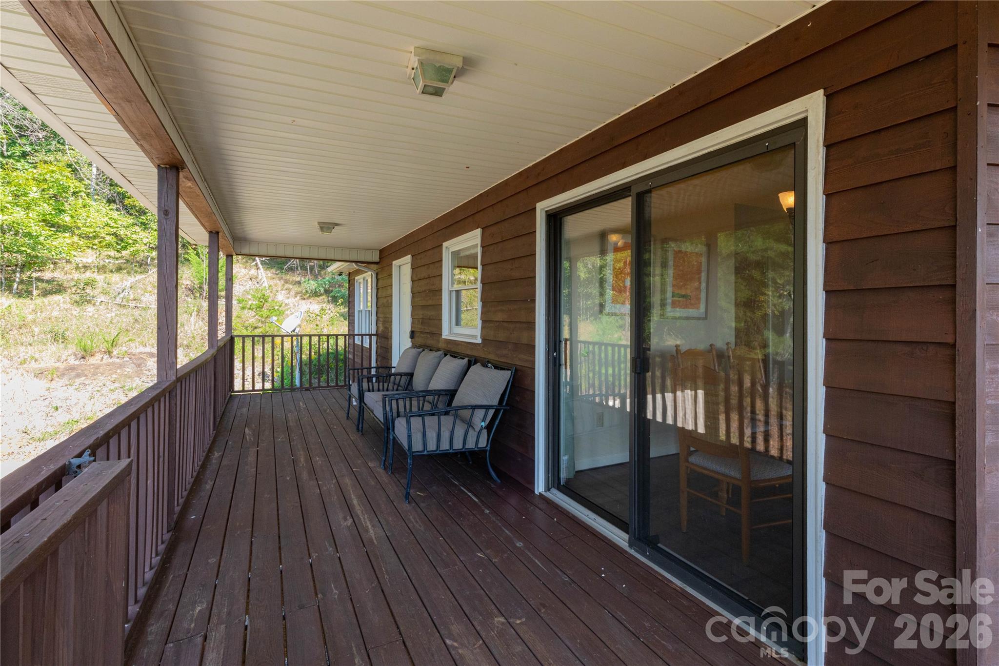 214 Deer Path — Union Mills