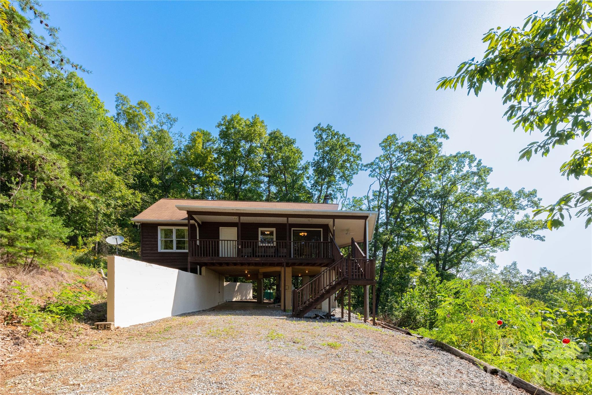 214 Deer Path — Union Mills