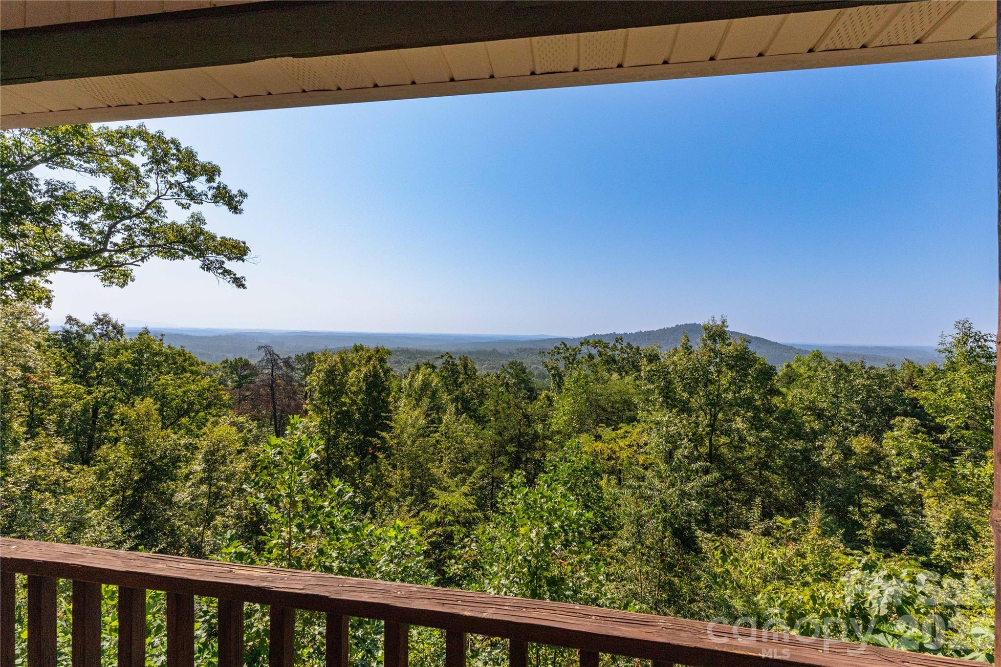 214 Deer Path — Union Mills