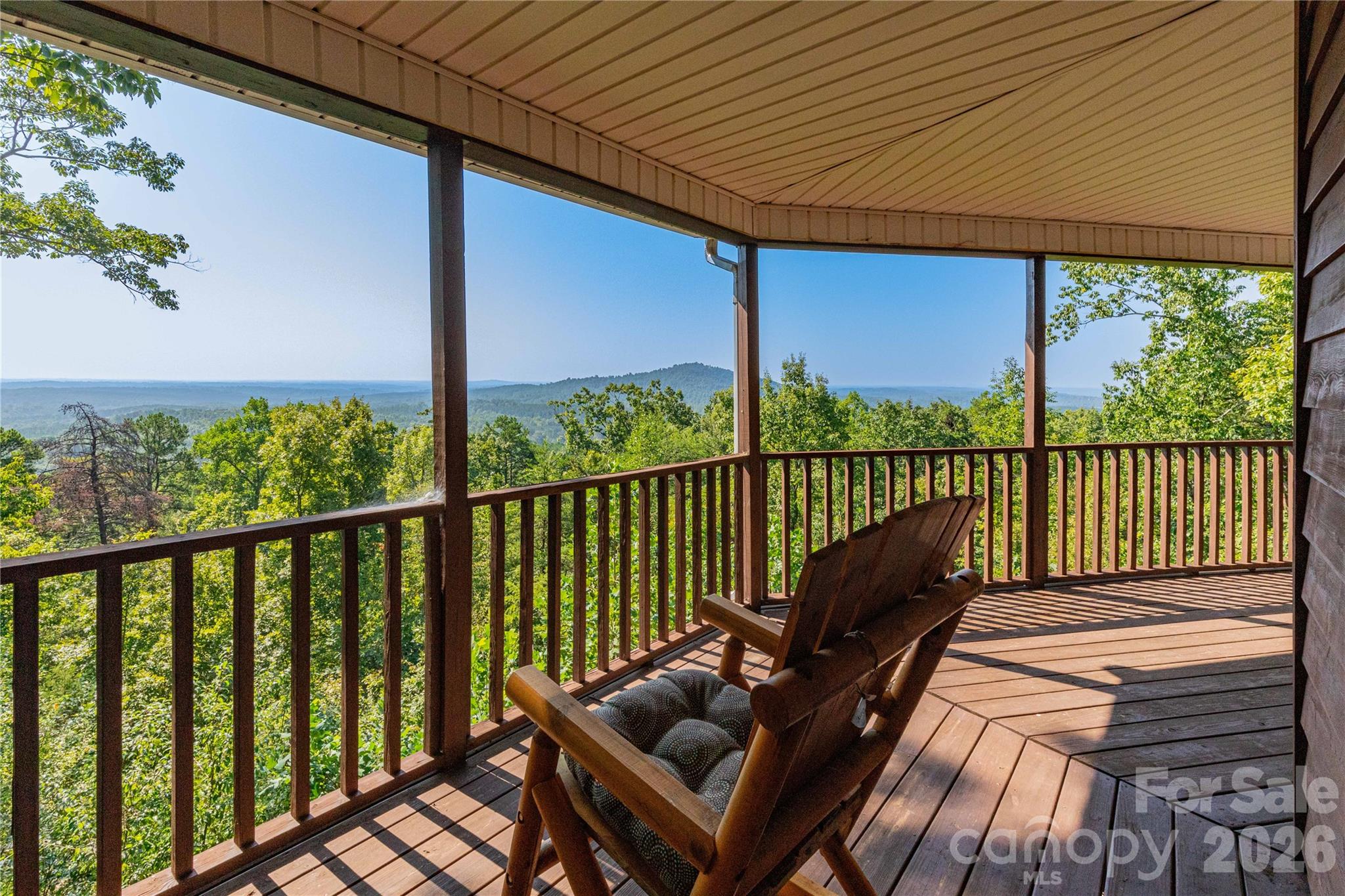 214 Deer Path — Union Mills