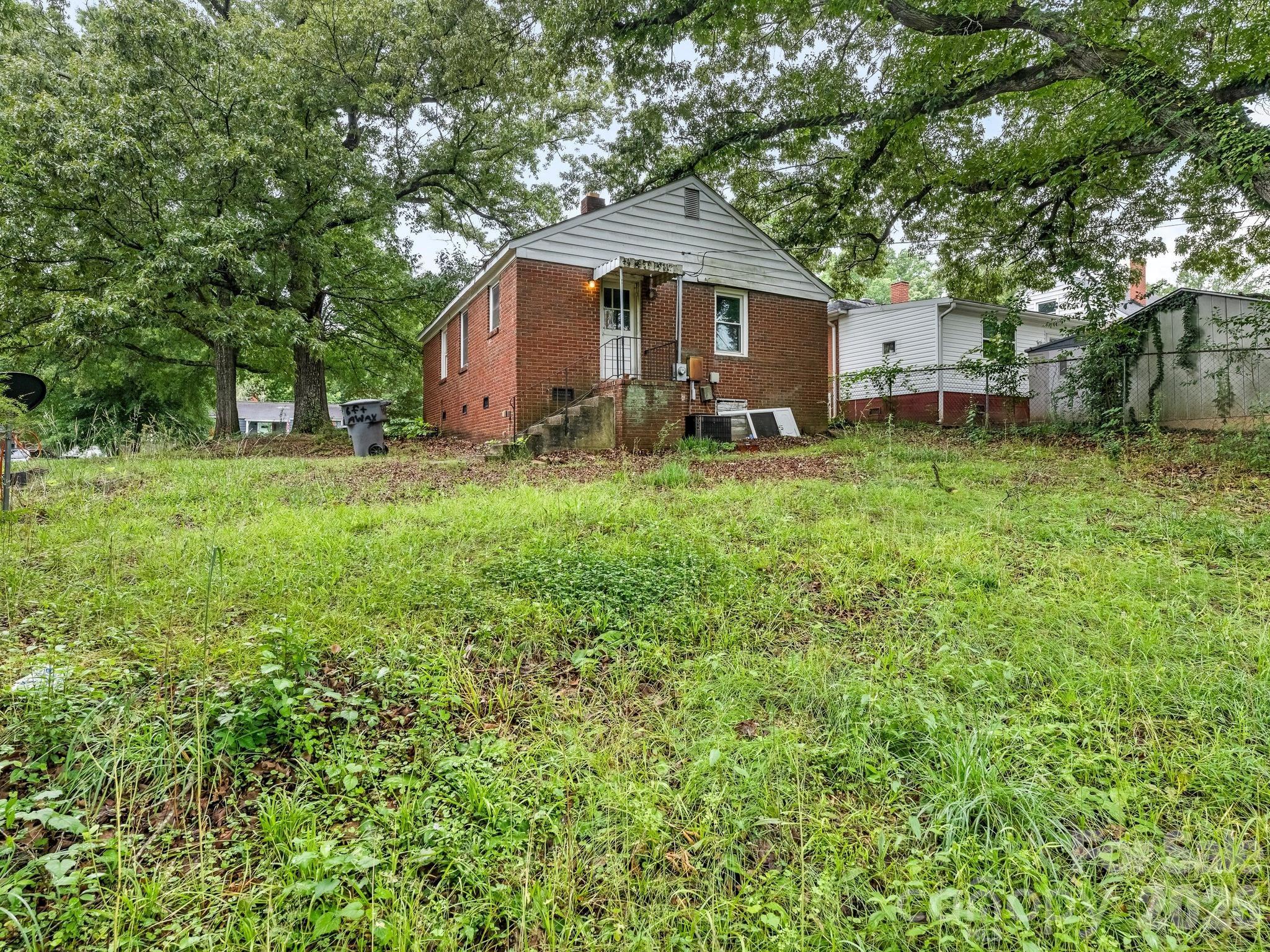 1525 Herrin Avenue — Charlotte