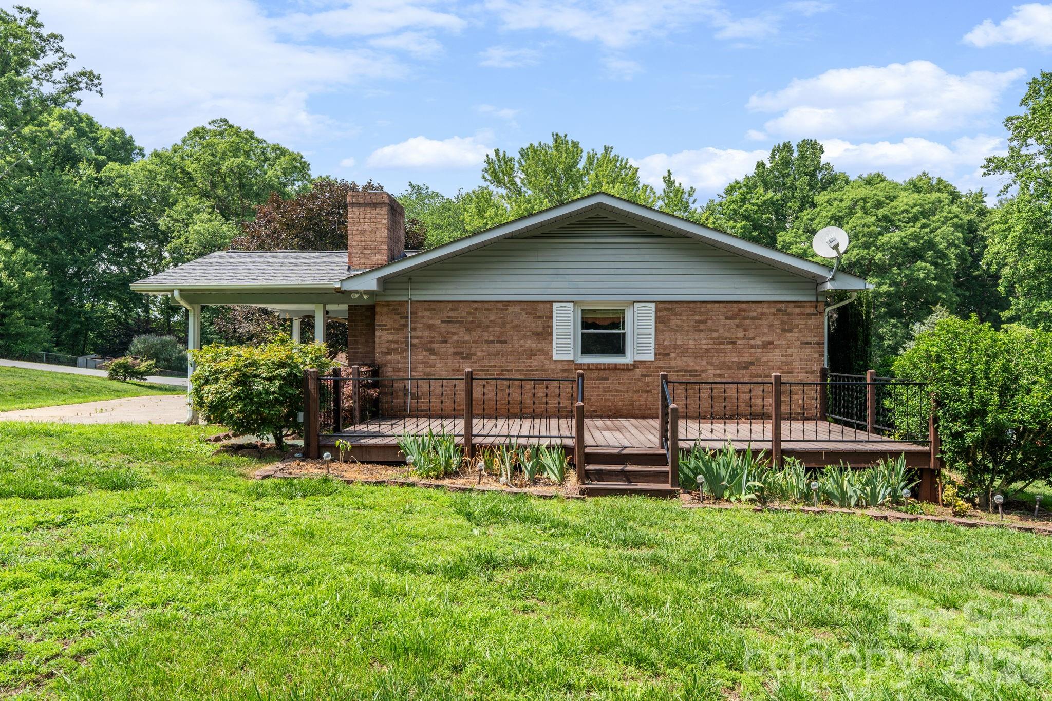 209 Saint Marys Church Road — Morganton