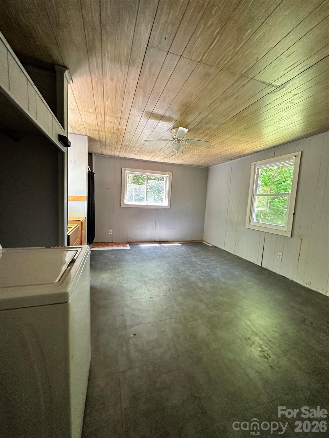 36 Range Road — Etowah