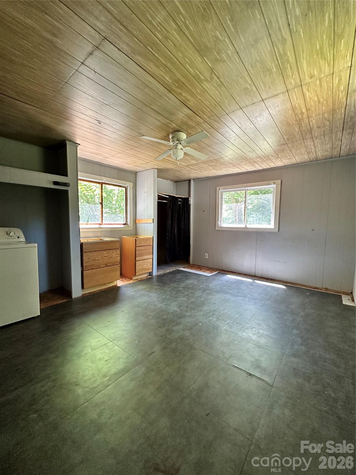 36 Range Road — Etowah
