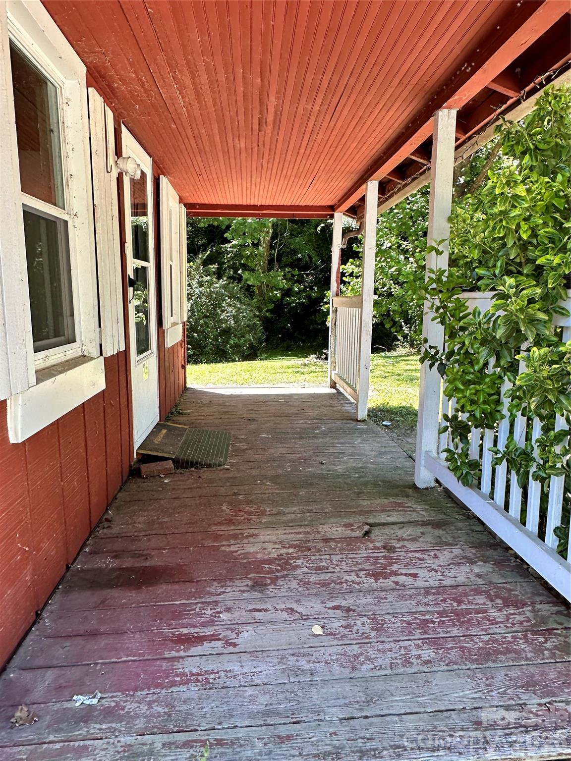 36 Range Road — Etowah
