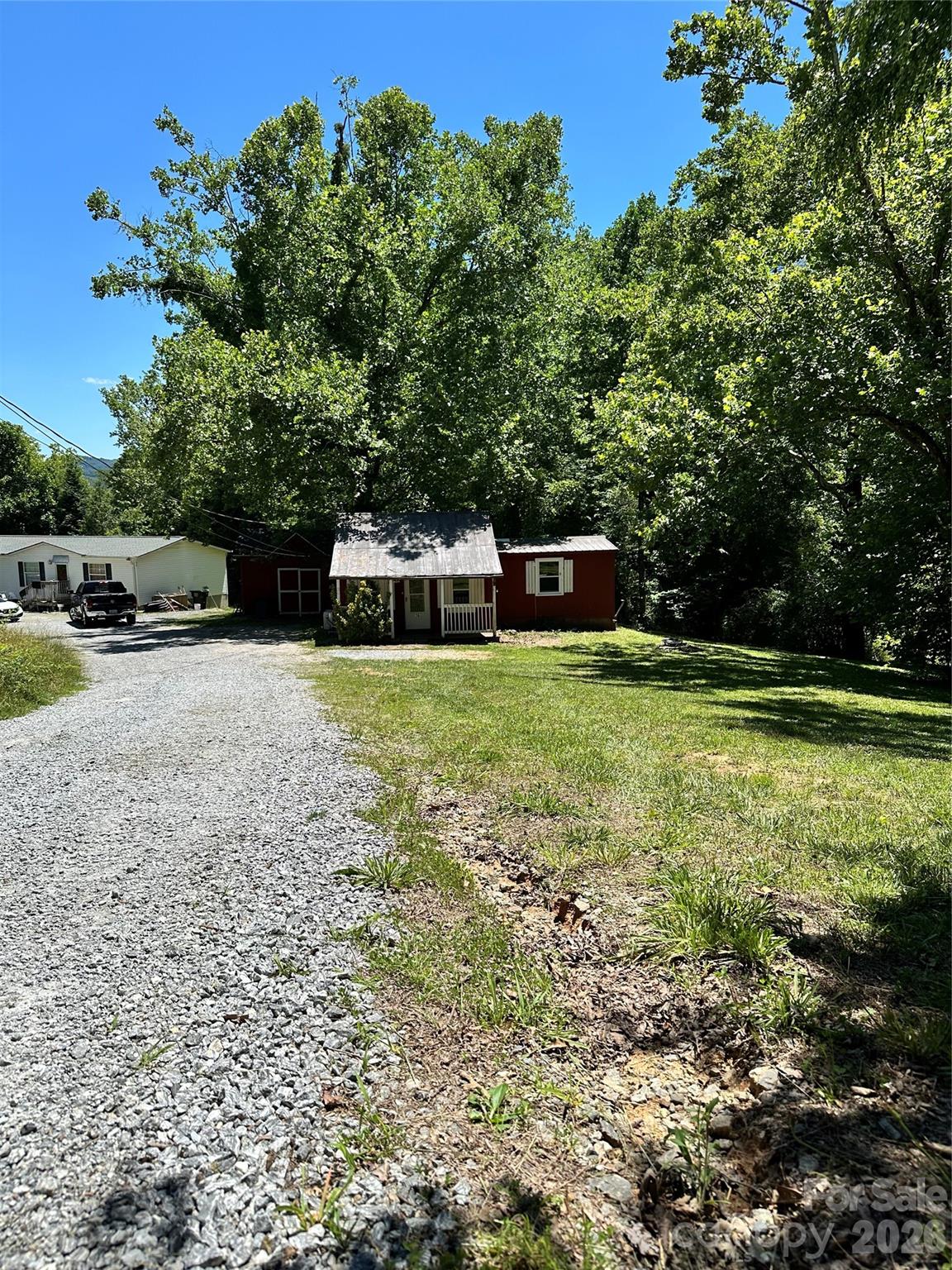 36 Range Road — Etowah