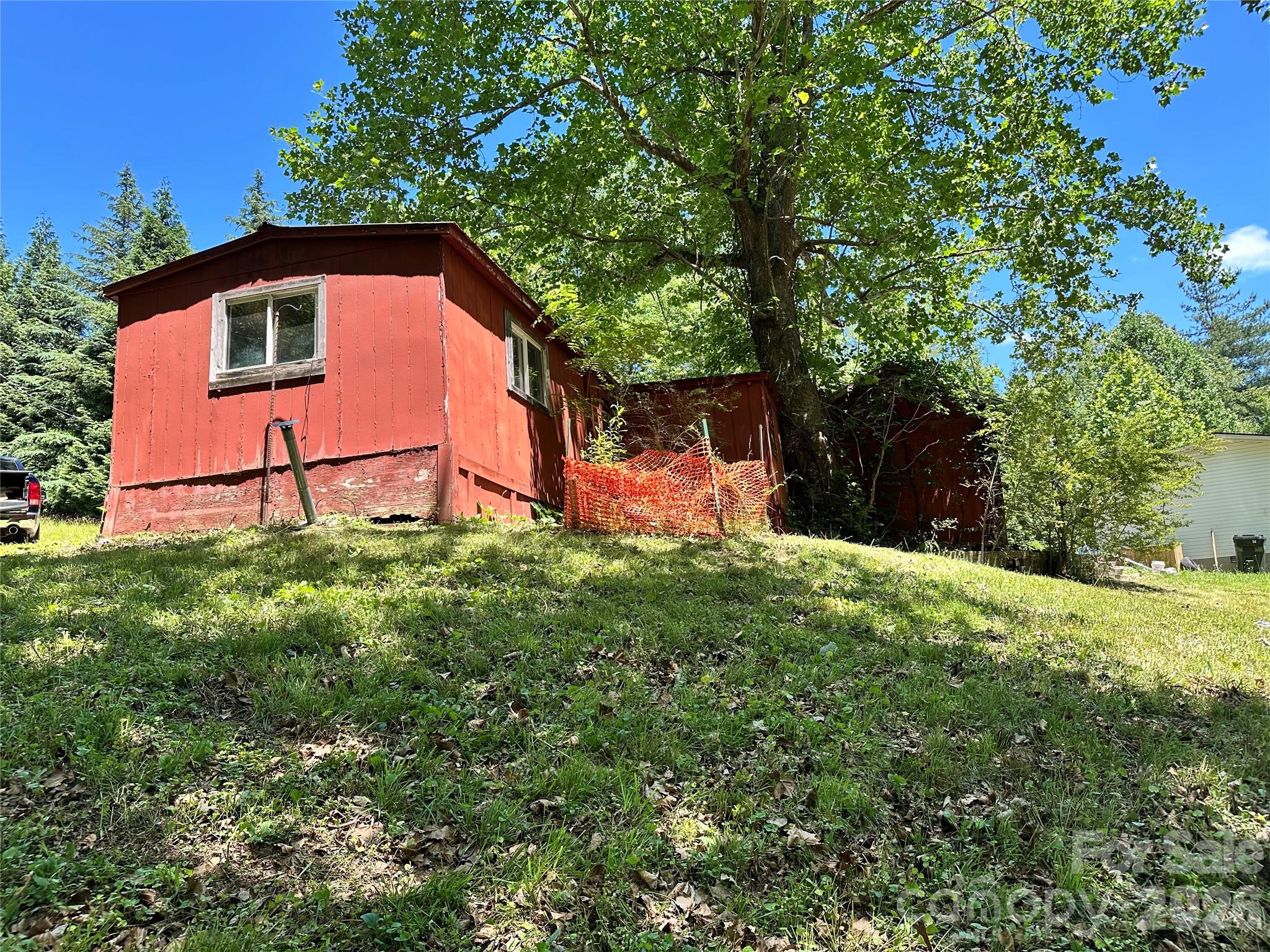 36 Range Road — Etowah