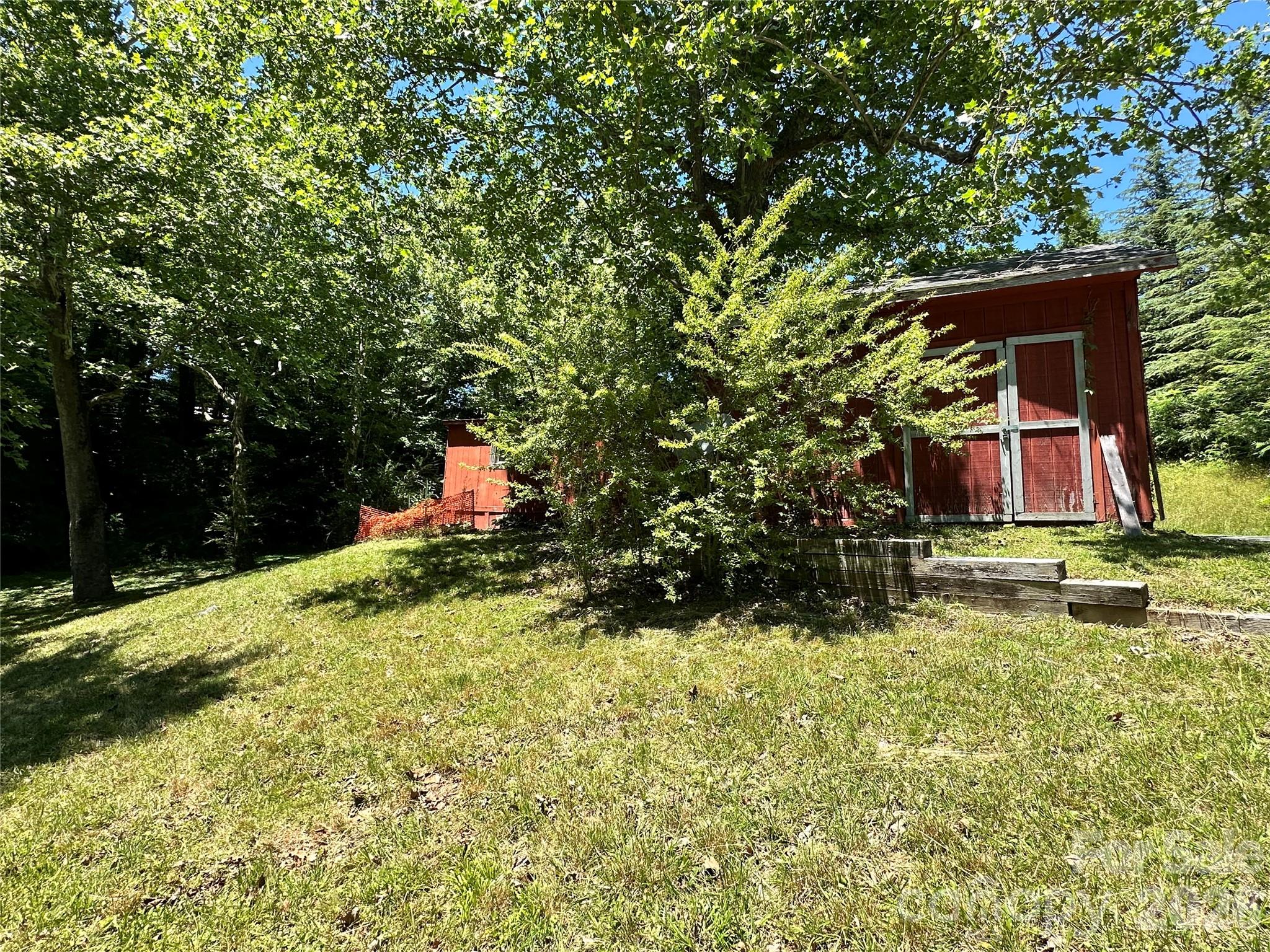 36 Range Road — Etowah