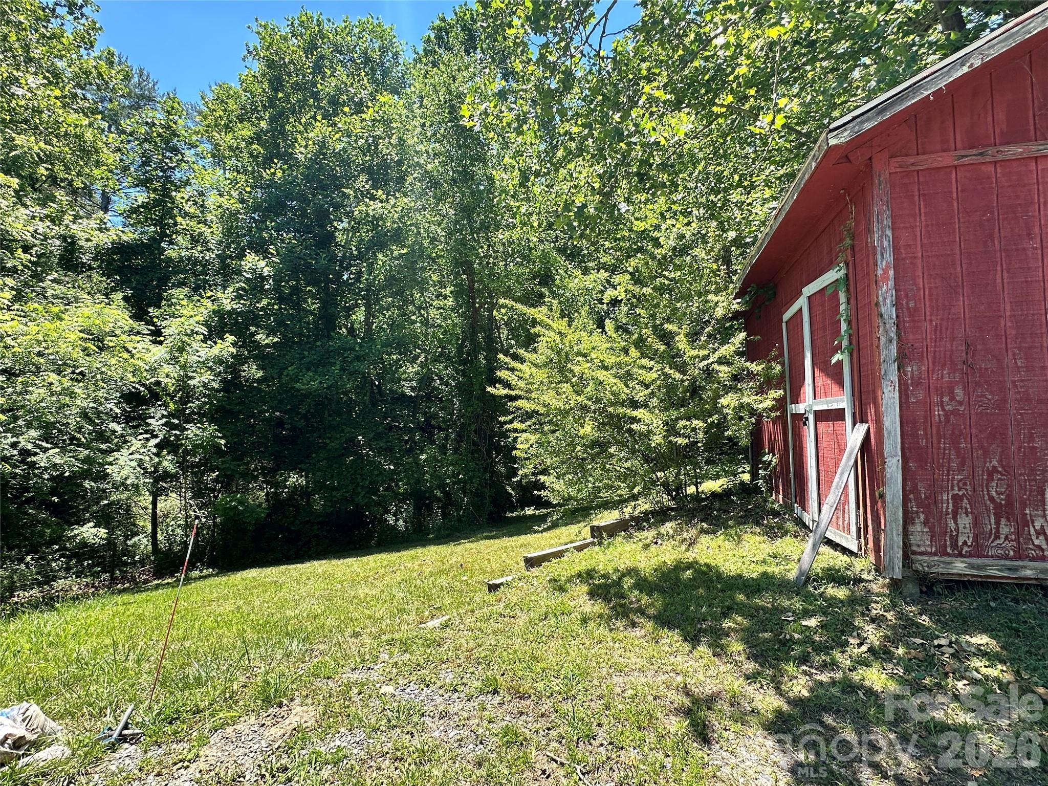 36 Range Road — Etowah