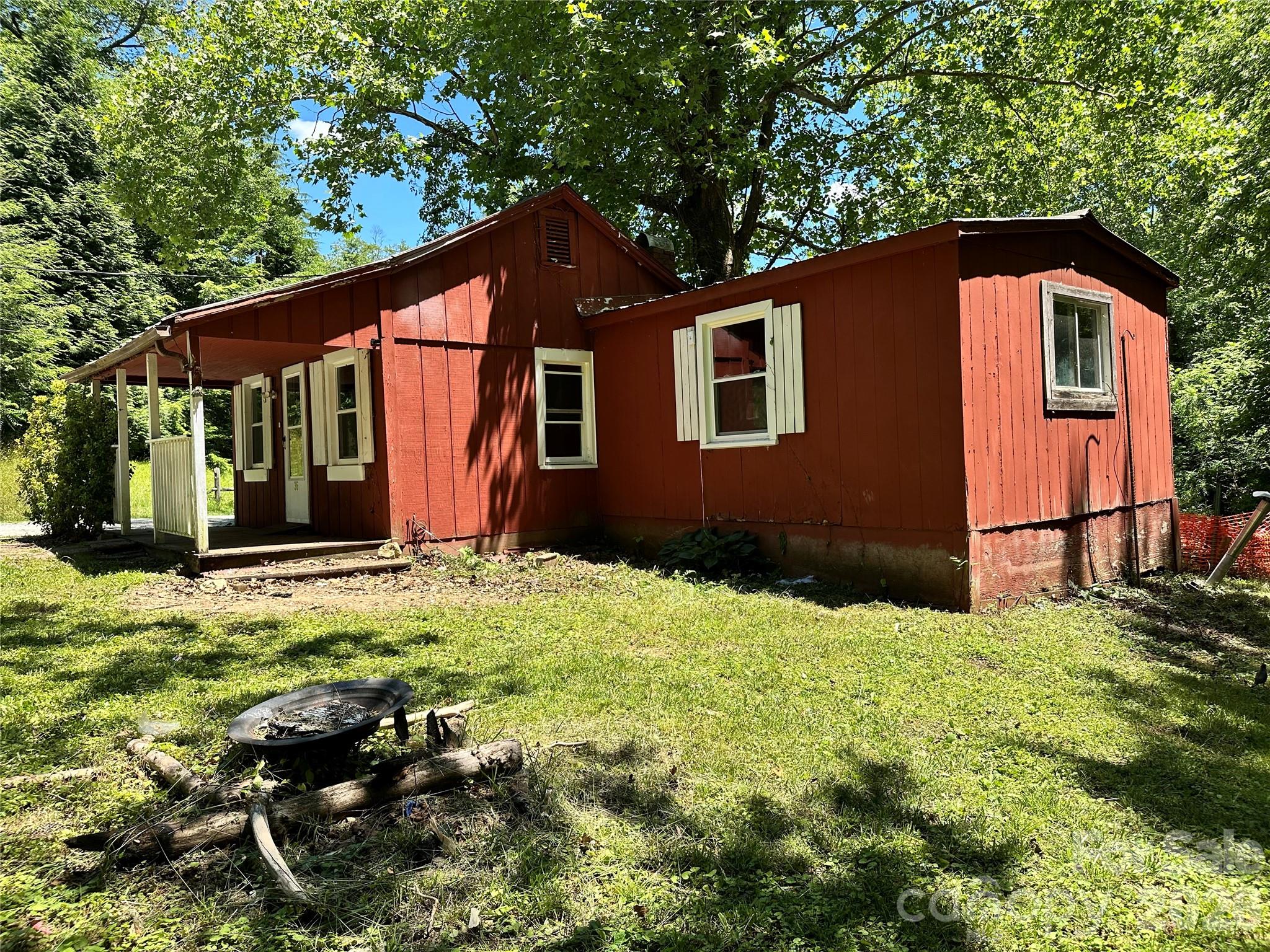 36 Range Road — Etowah