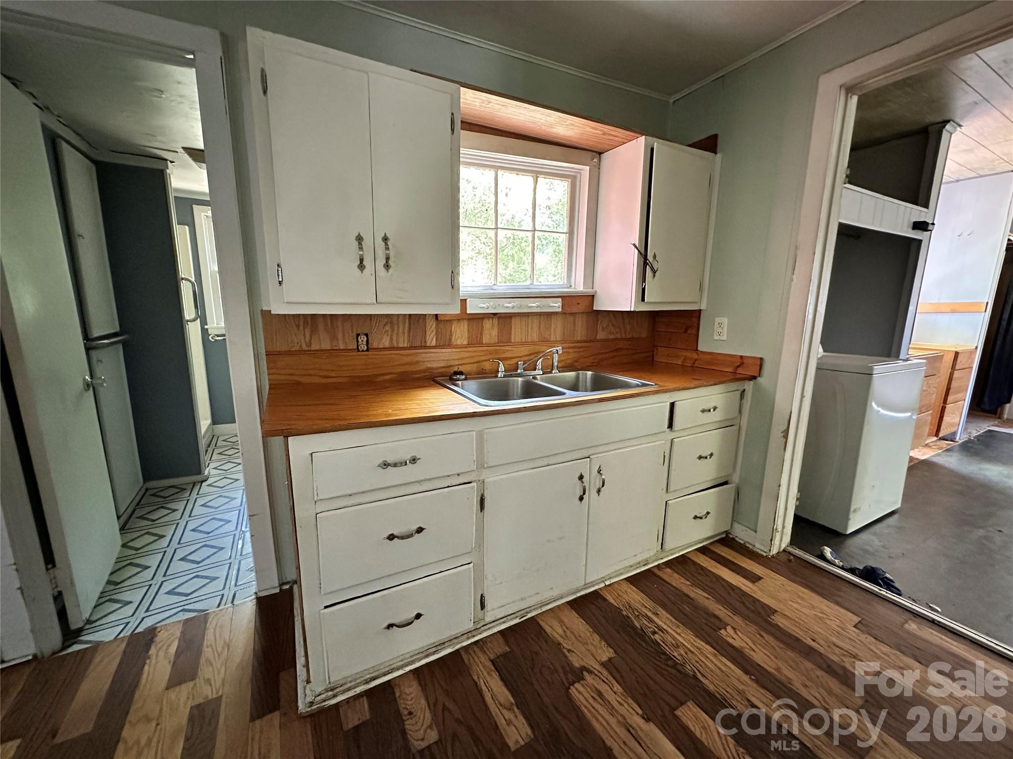 36 Range Road — Etowah