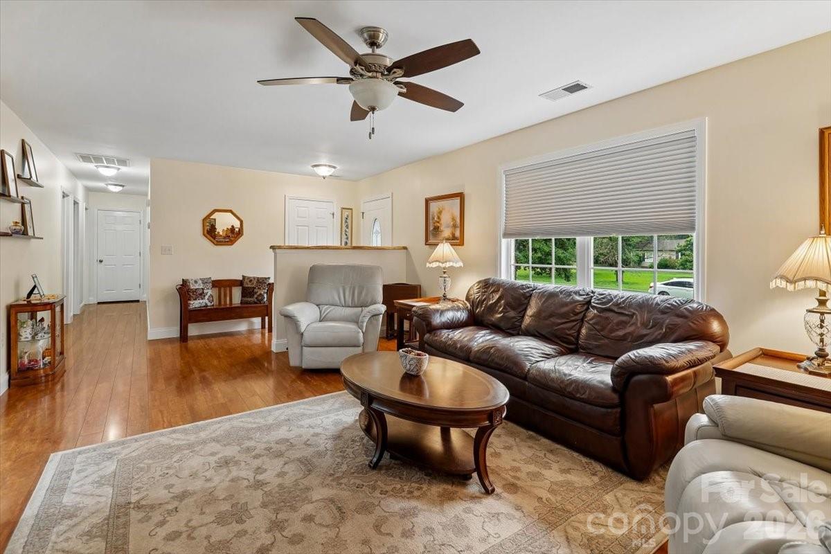 10821 S Hampton Drive — Charlotte