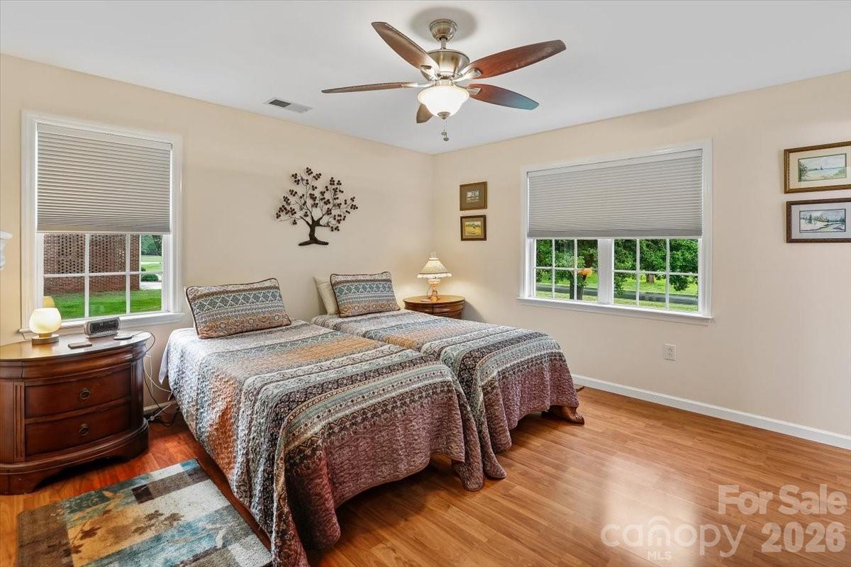 10821 S Hampton Drive — Charlotte
