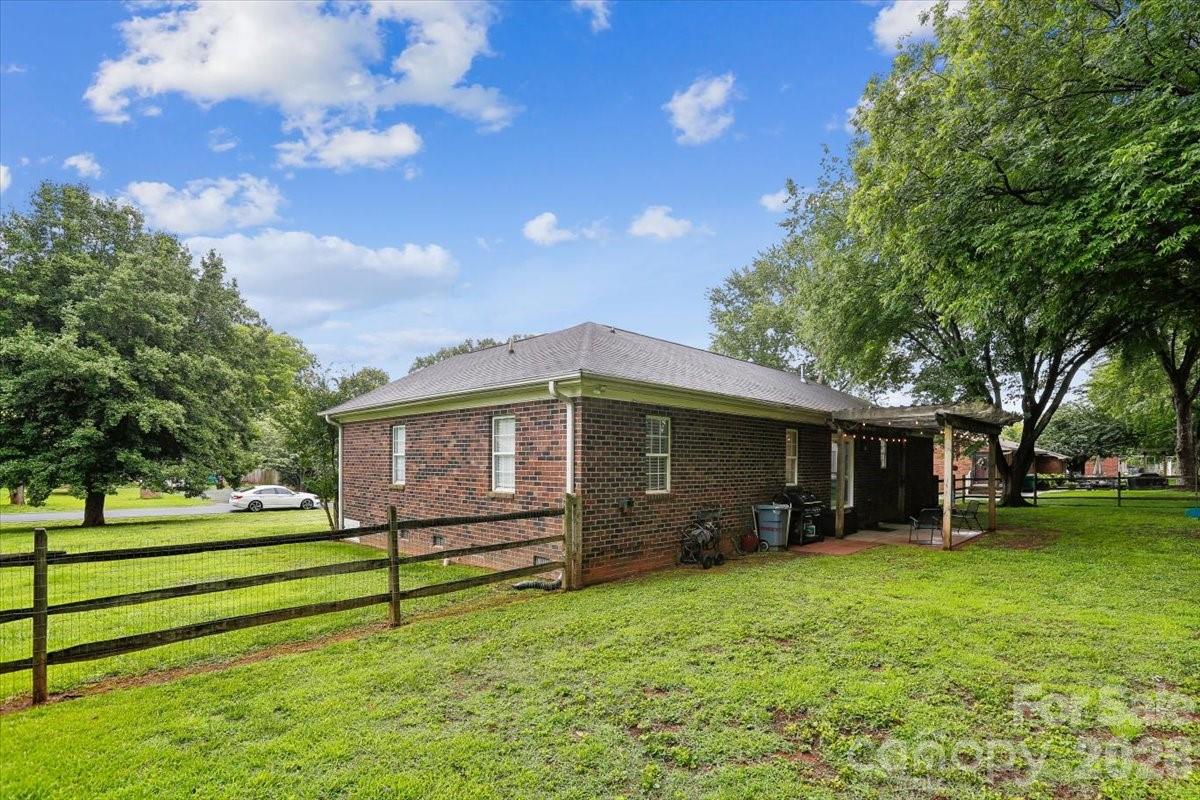 10821 S Hampton Drive — Charlotte