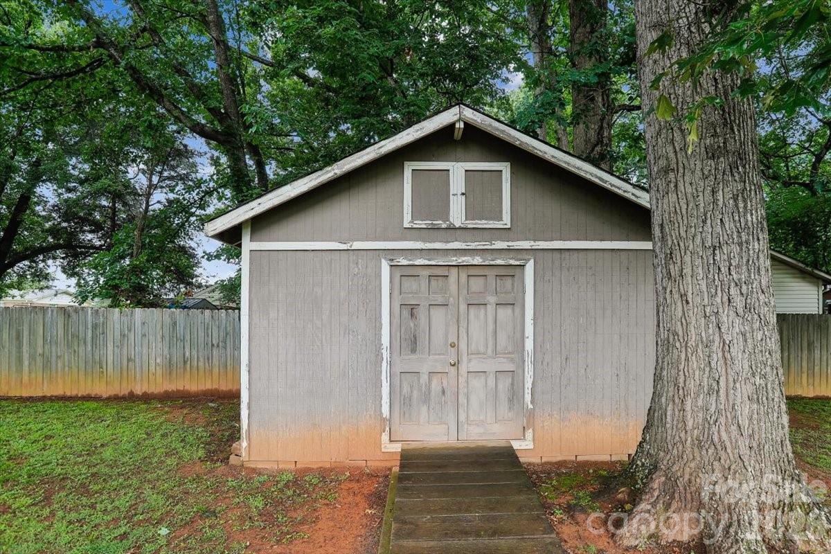 10821 S Hampton Drive — Charlotte