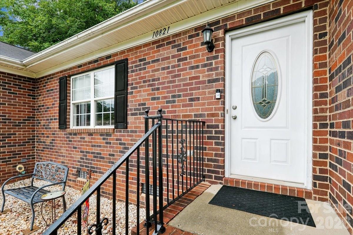 10821 S Hampton Drive — Charlotte