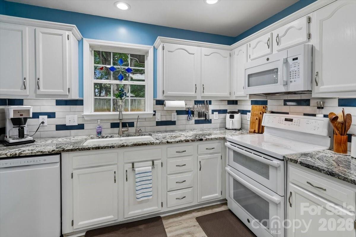 10821 S Hampton Drive — Charlotte