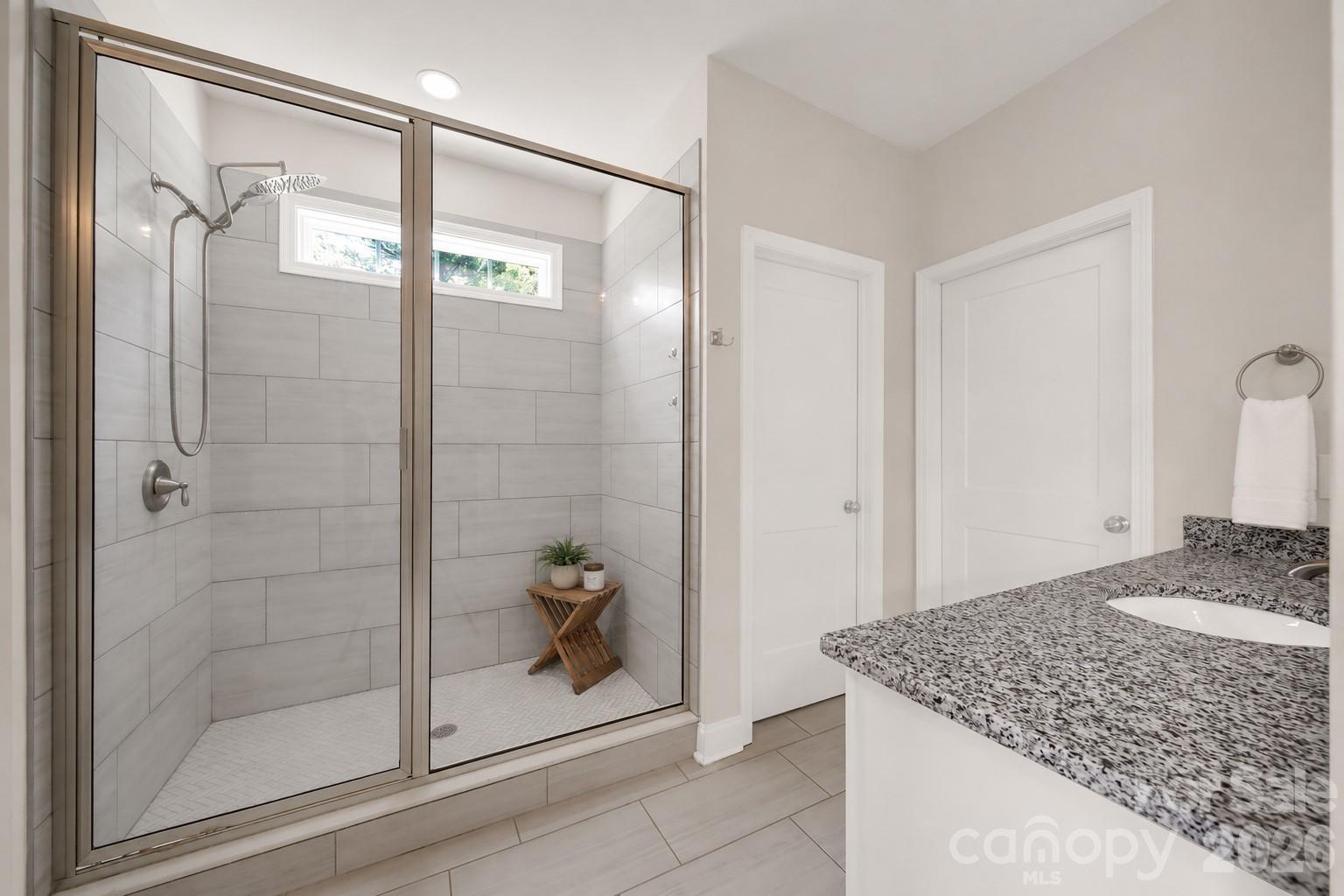 4653 Simpson Road — Edgemoor