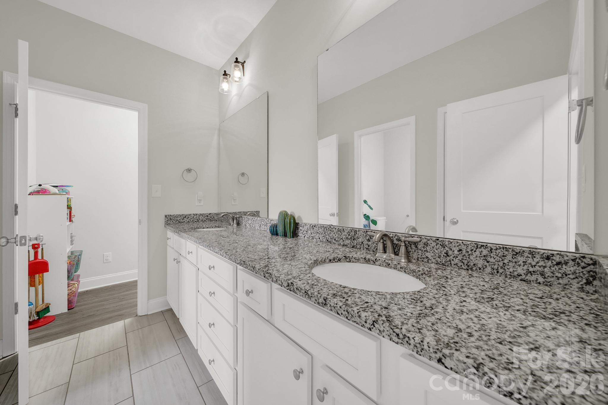 4653 Simpson Road — Edgemoor
